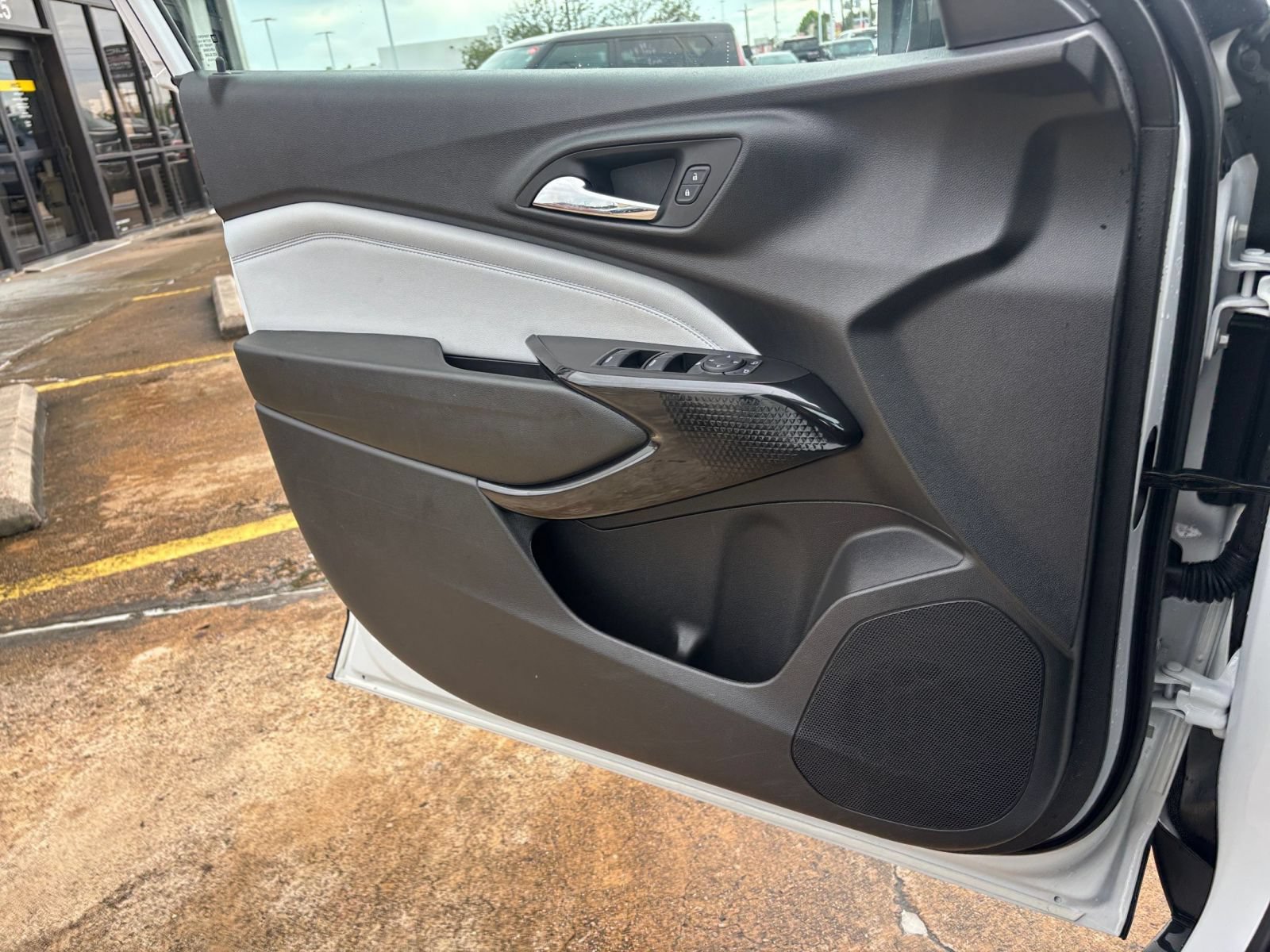 Thumbnail: 2025 Chevrolet Trax - 18