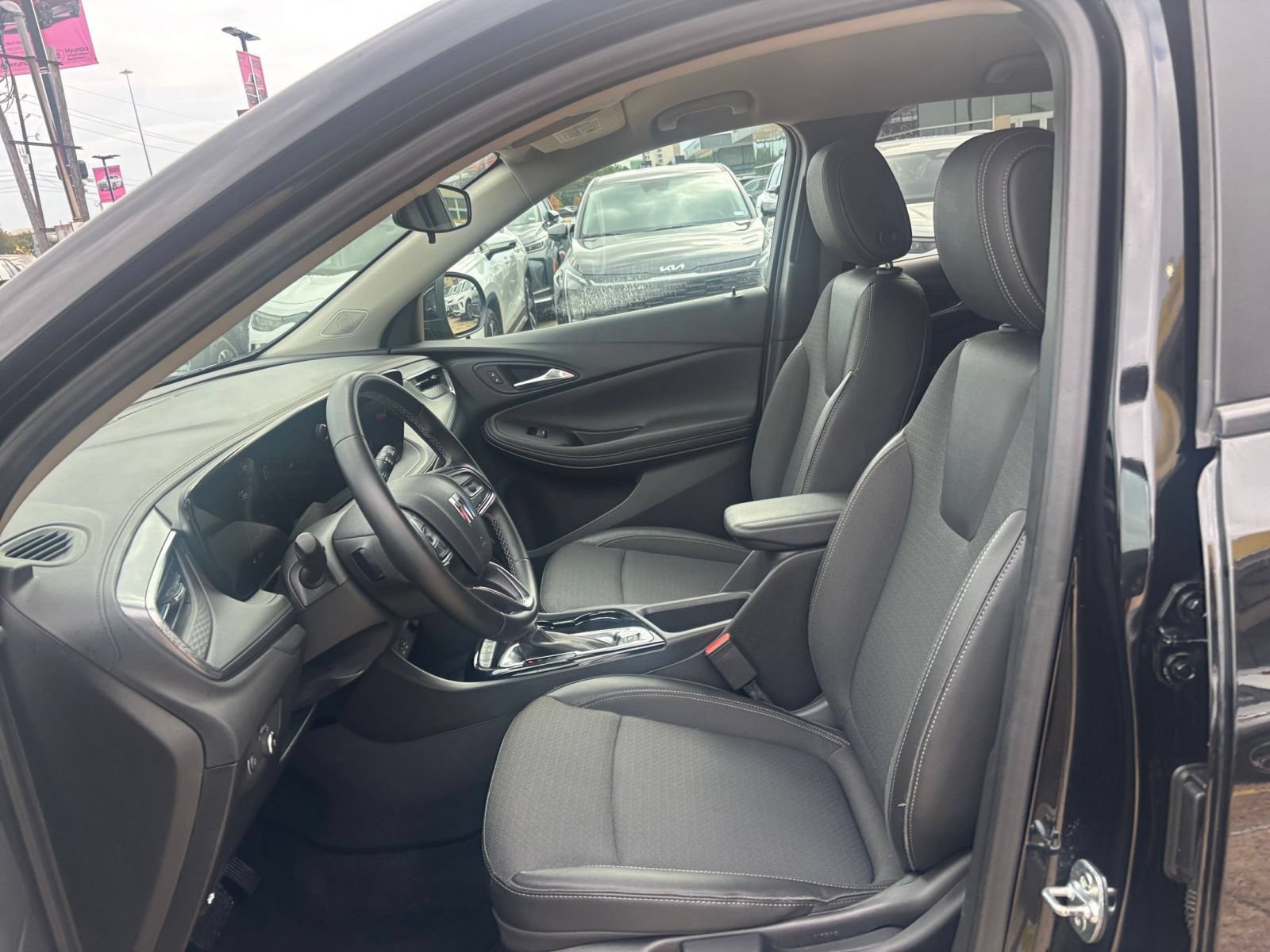 Thumbnail: 2025 Buick Encore GX - 25