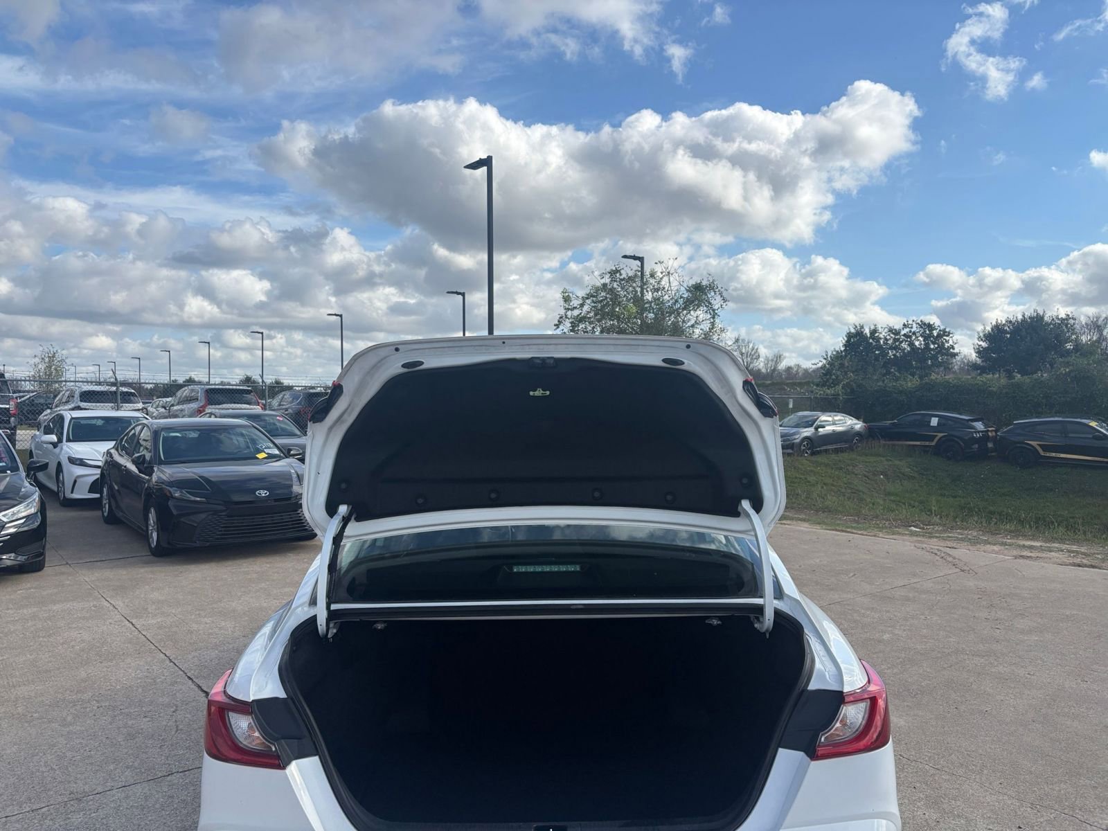 Thumbnail: 2025 Toyota Camry - 29