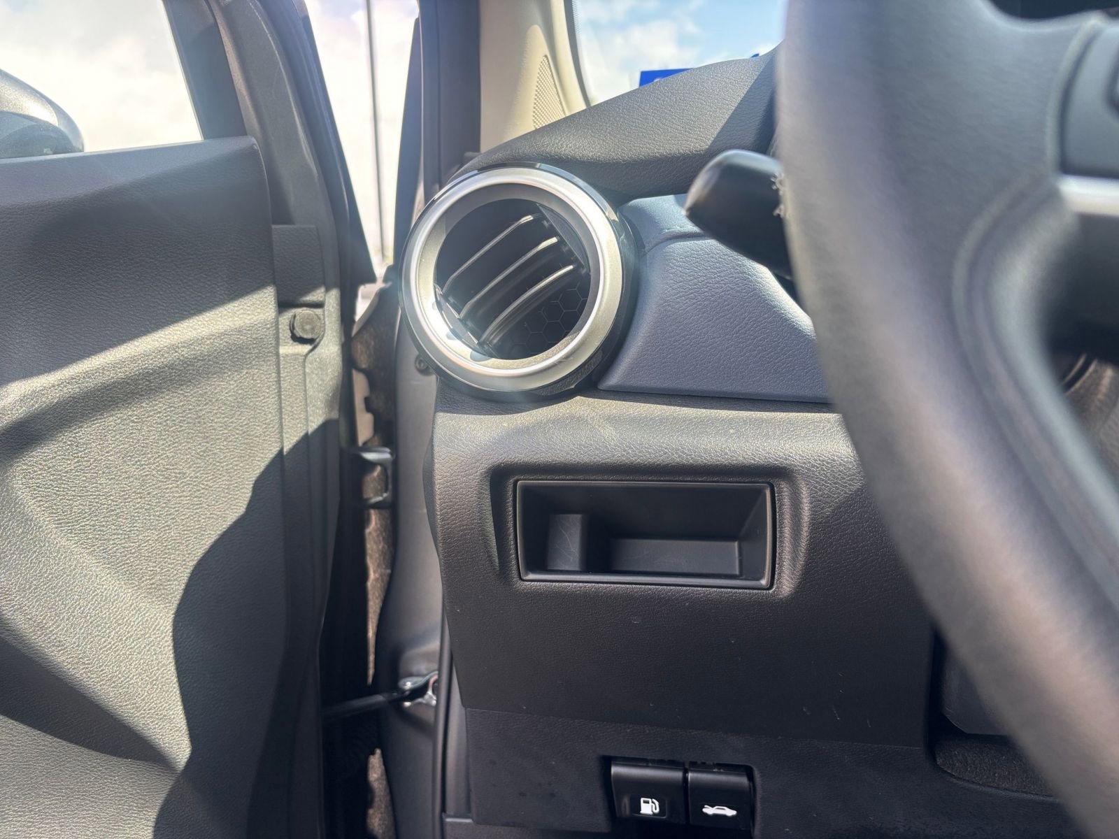 Thumbnail: 2025 Nissan Versa - 32