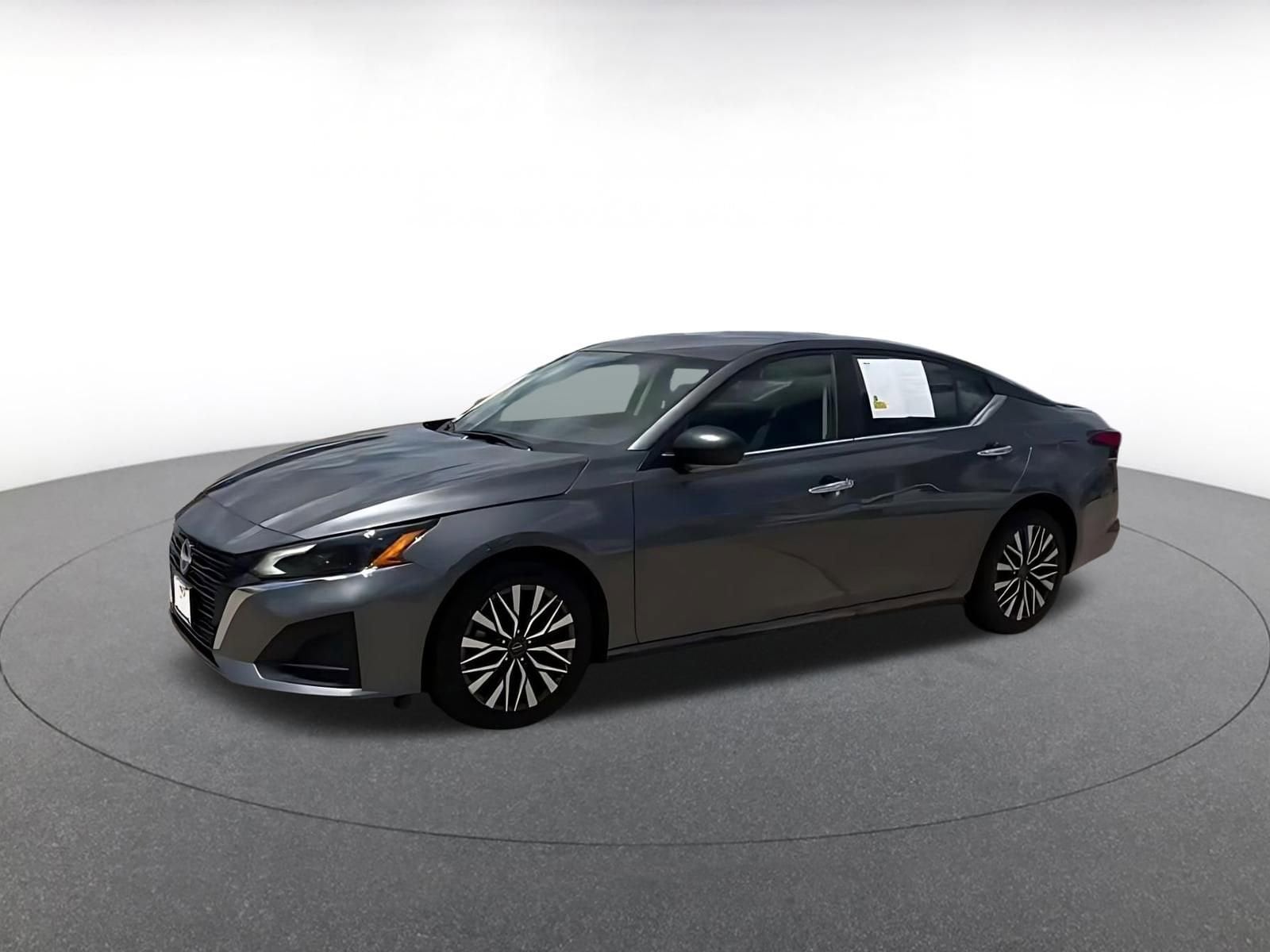 Thumbnail: 2025 Nissan Altima - 8