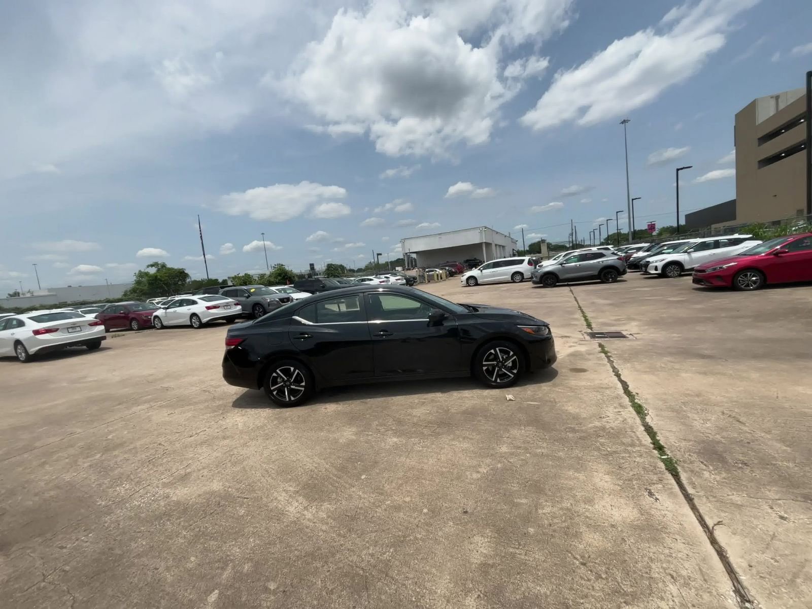 Thumbnail: 2024 Nissan Sentra - 11