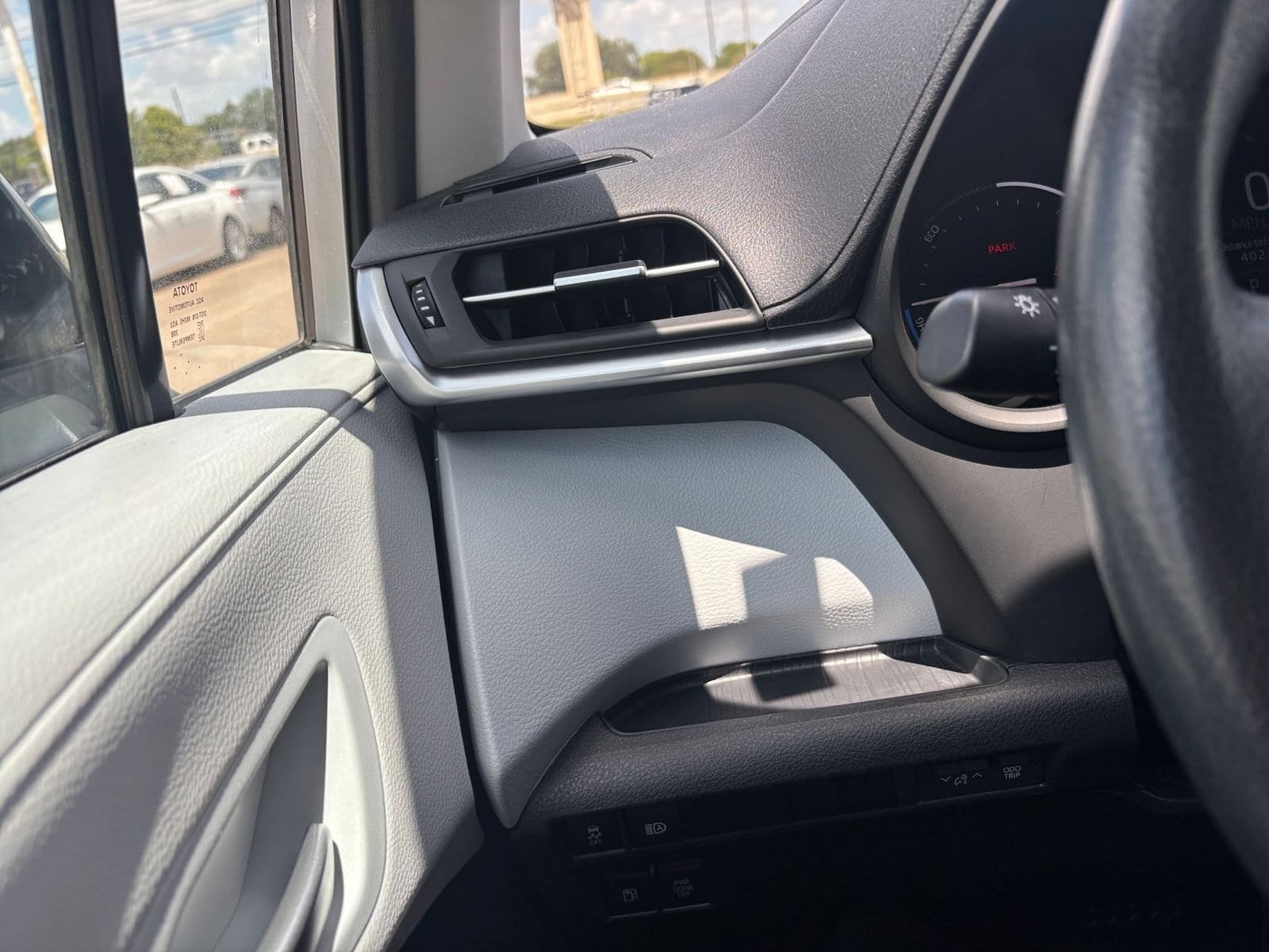Thumbnail: 2025 Toyota Sienna - 32