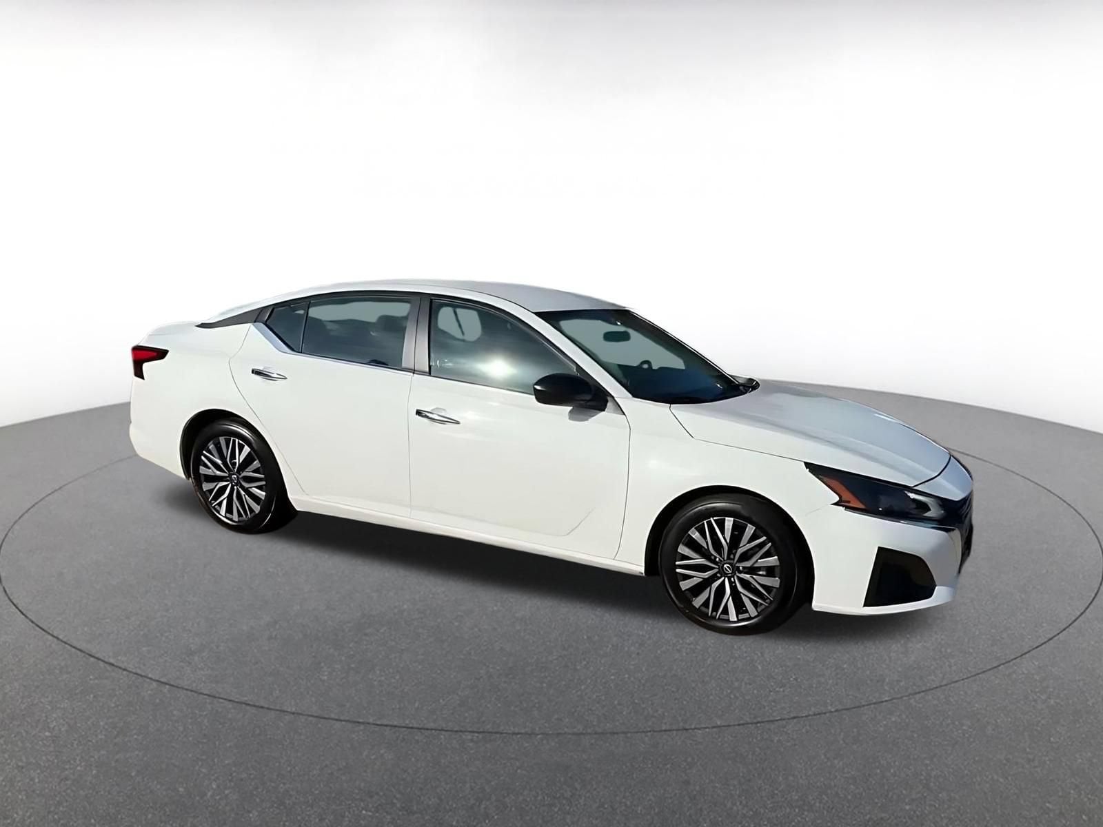 Thumbnail: 2025 Nissan Altima - 2