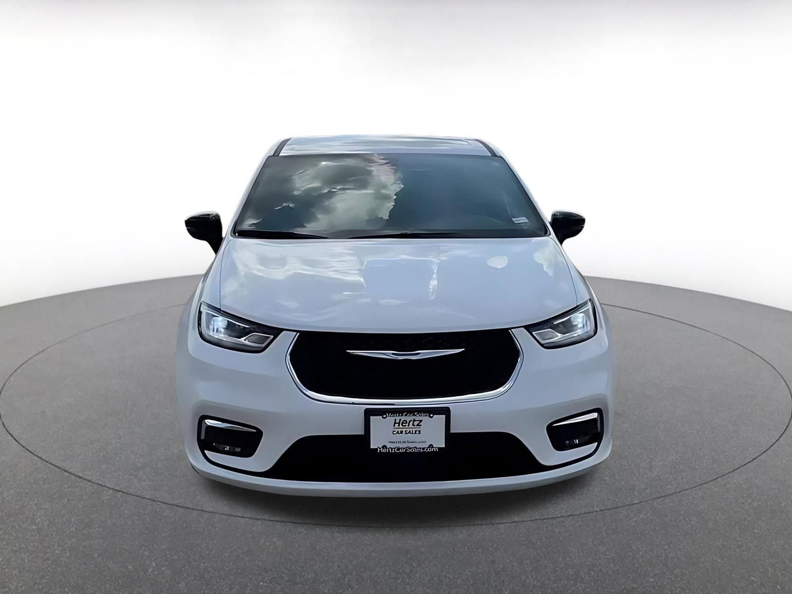 Thumbnail: 2025 Chrysler Pacifica - 4