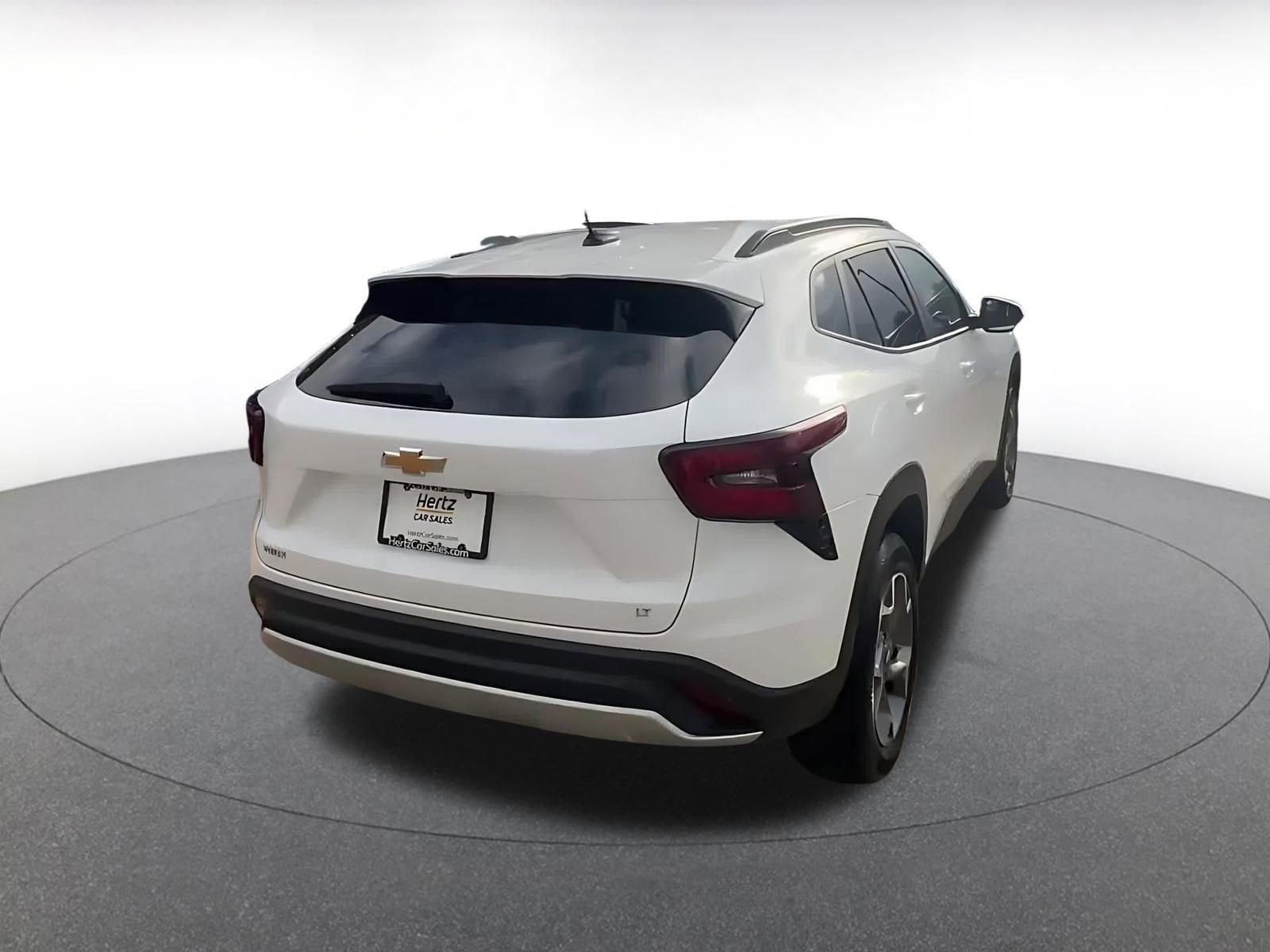 Thumbnail: 2025 Chevrolet Trax - 14