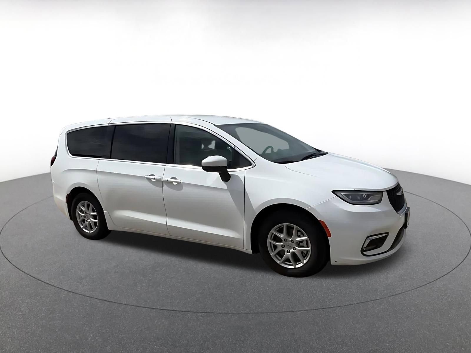 Thumbnail: 2023 Chrysler Pacifica - 2