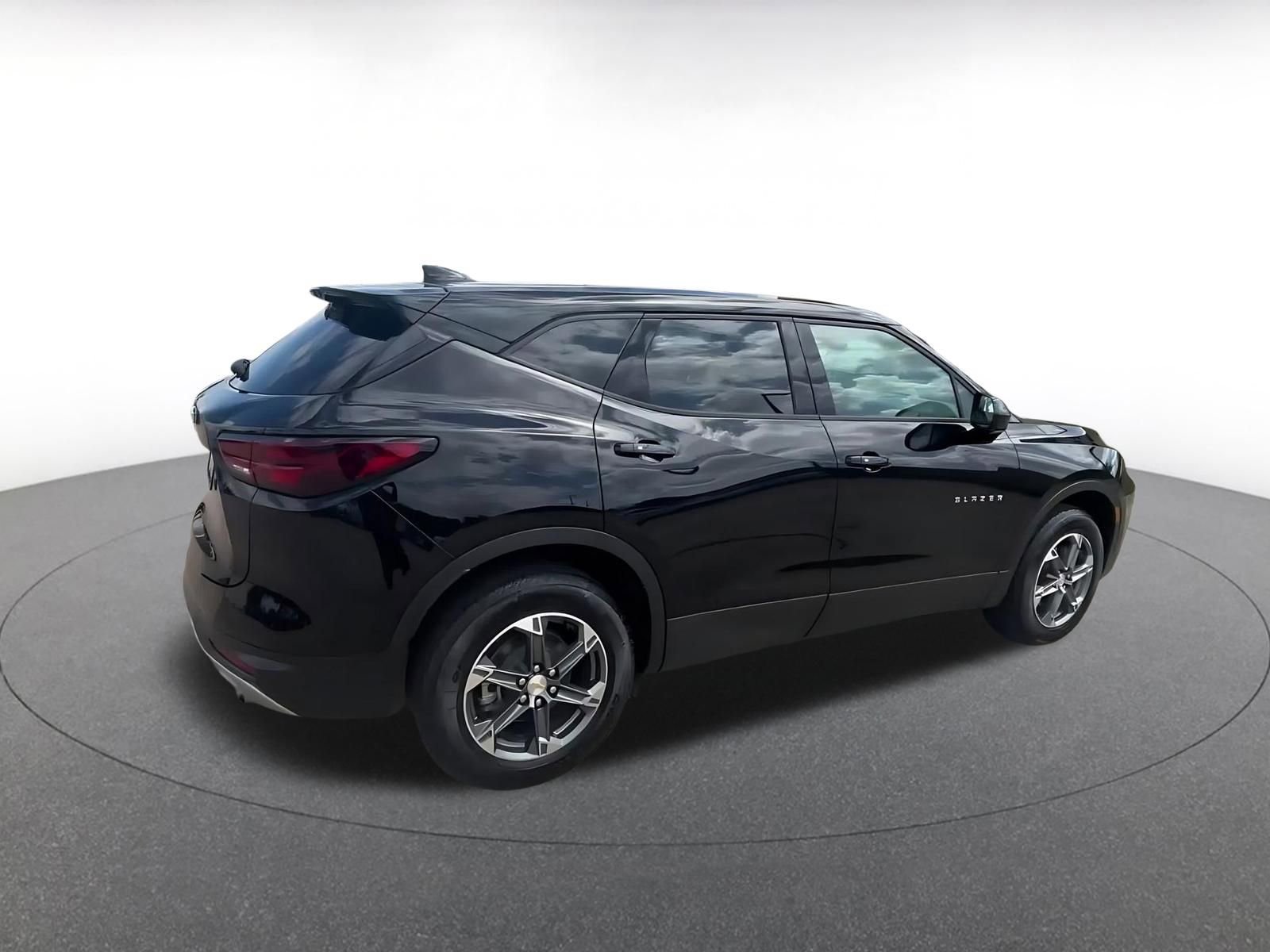 Thumbnail: 2025 Chevrolet Blazer - 16