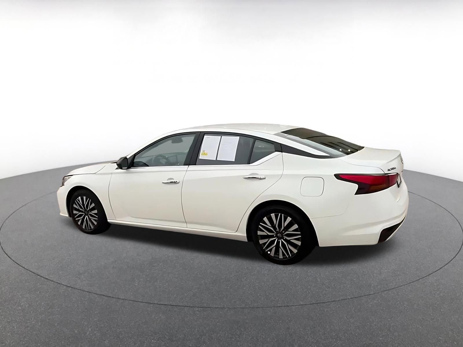 Thumbnail: 2025 Nissan Altima - 10
