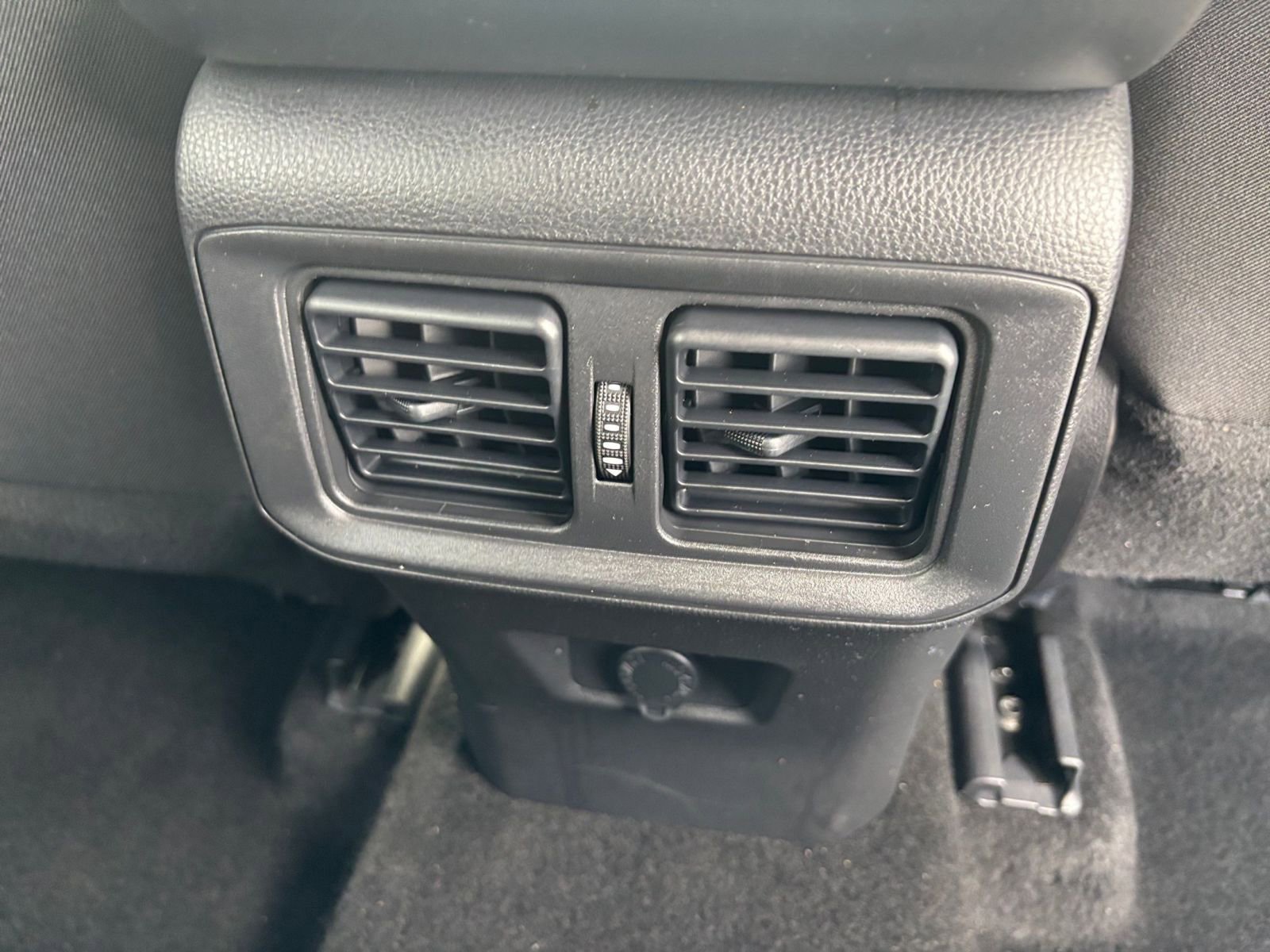 Thumbnail: 2025 Toyota RAV4 - 22