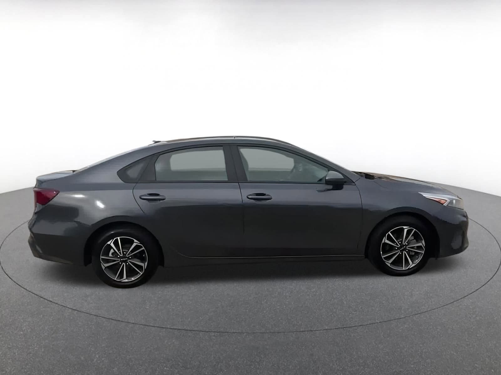 Thumbnail: 2023 Kia Forte - 16
