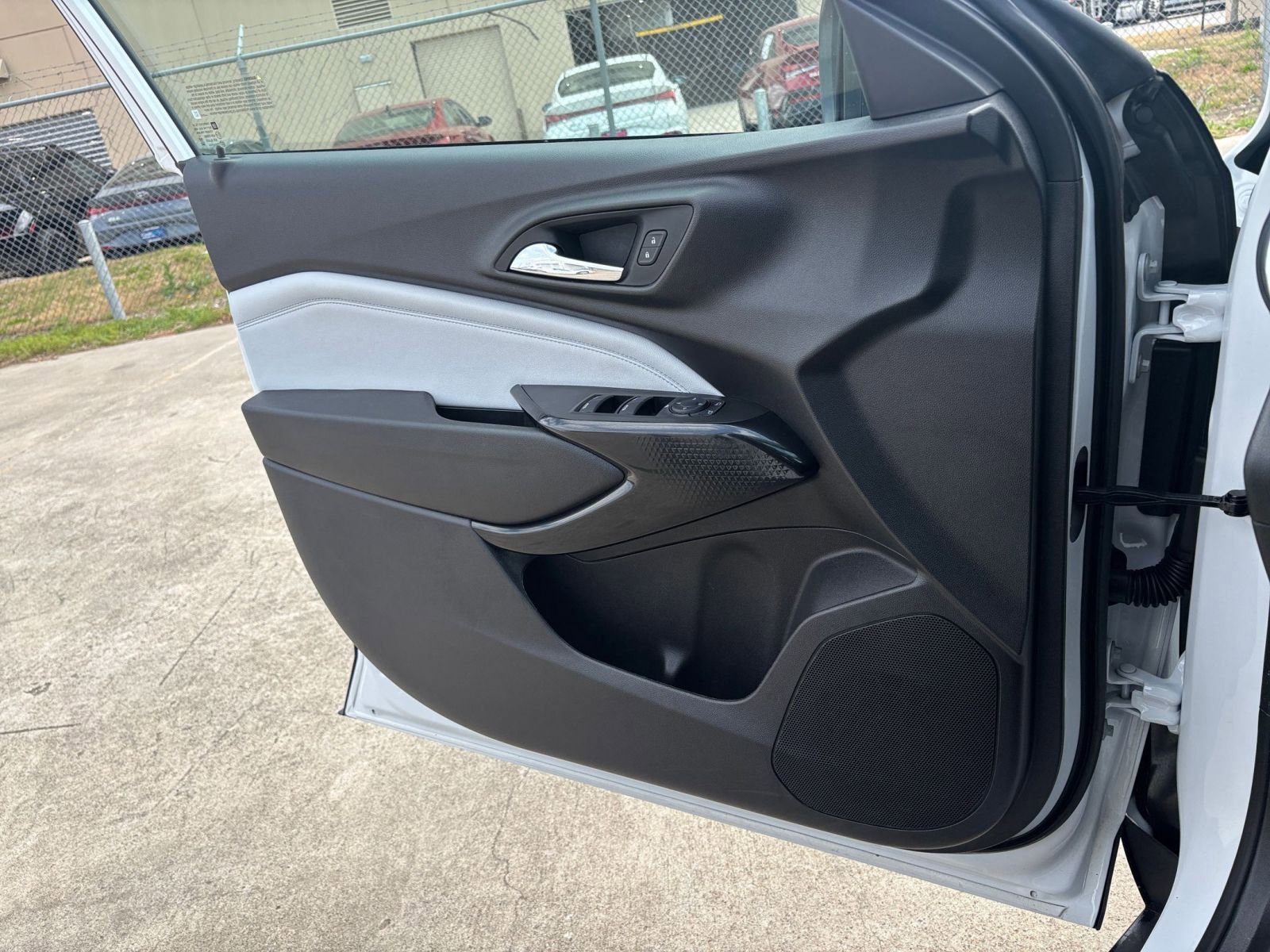 Thumbnail: 2025 Chevrolet Trax - 18