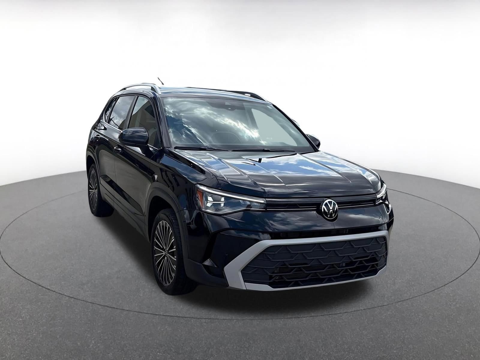 Thumbnail: 2025 Volkswagen Taos - 1