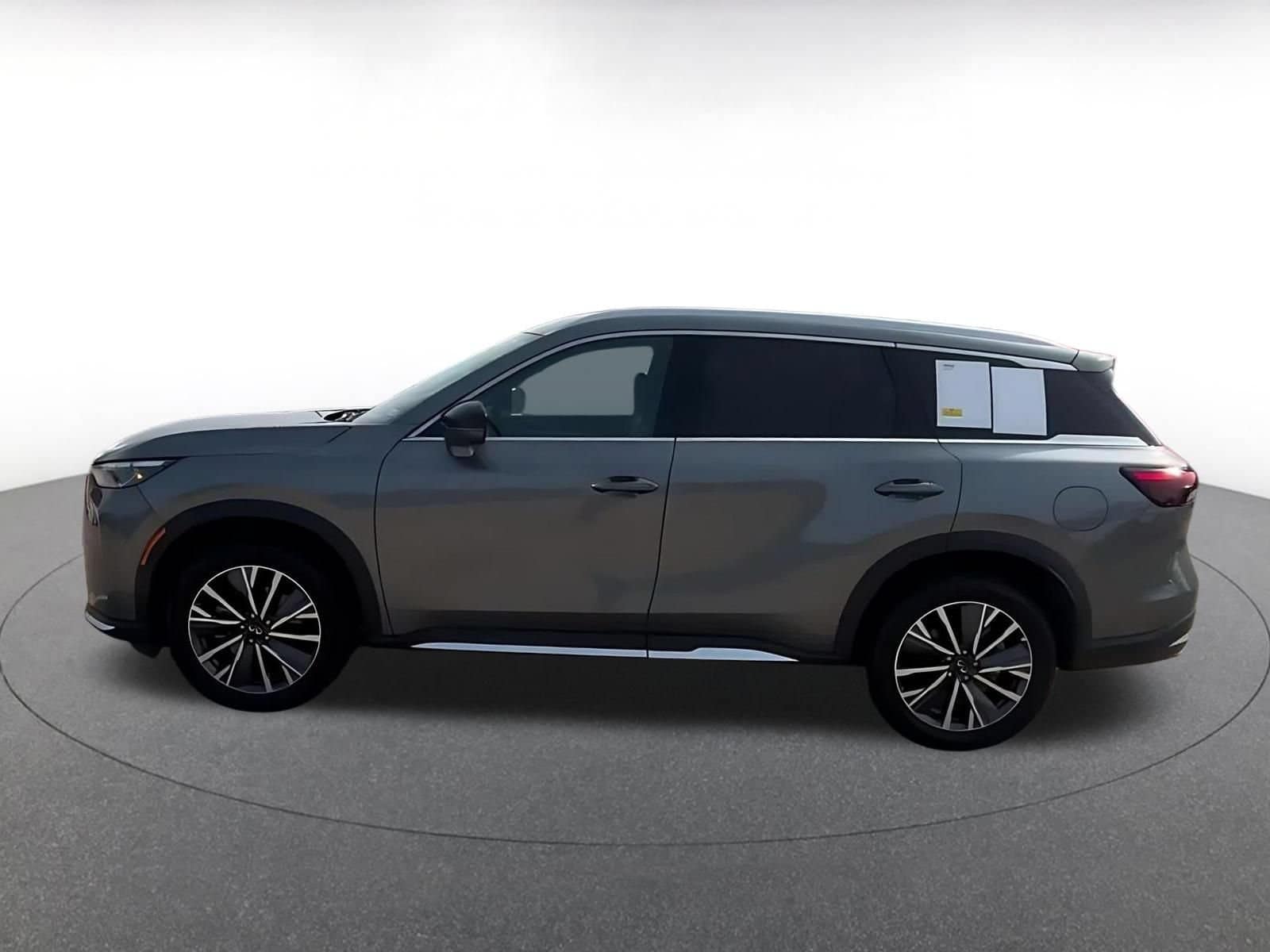 Thumbnail: 2026 INFINITI QX60 - 9