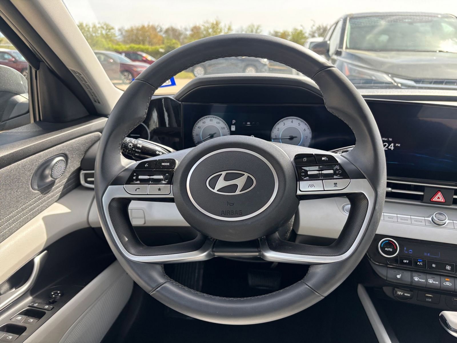 Thumbnail: 2025 Hyundai Elantra - 28