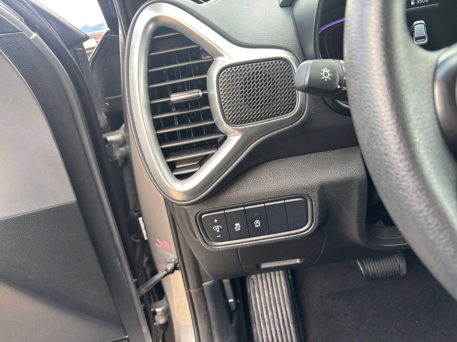 Thumbnail: 2025 Kia Soul - 32