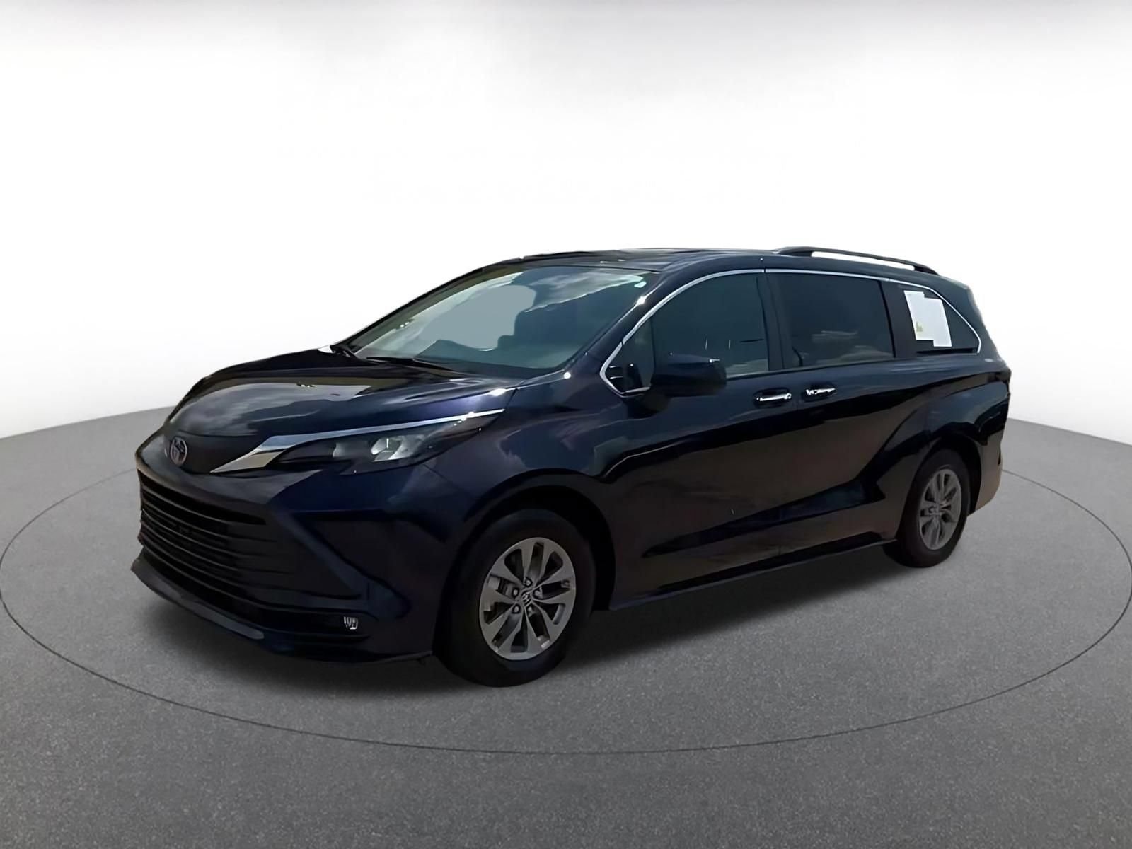 Thumbnail: 2025 Toyota Sienna - 7