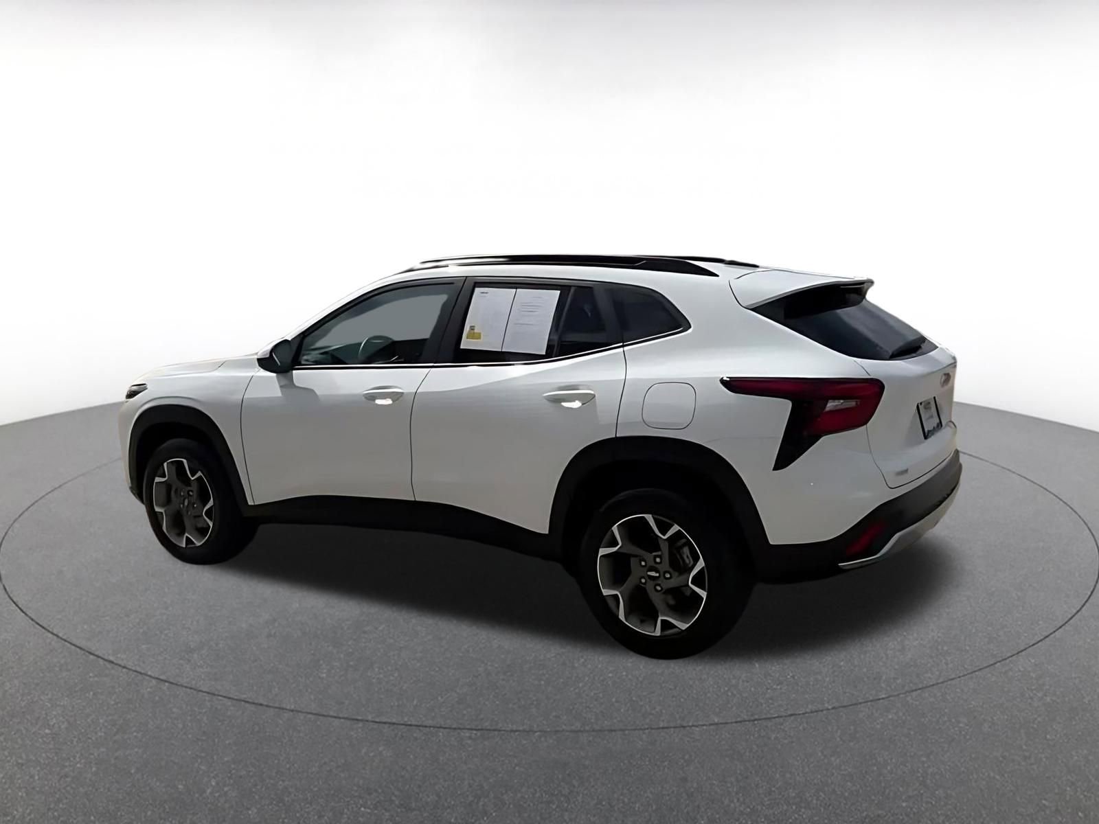 Thumbnail: 2025 Chevrolet Trax - 10