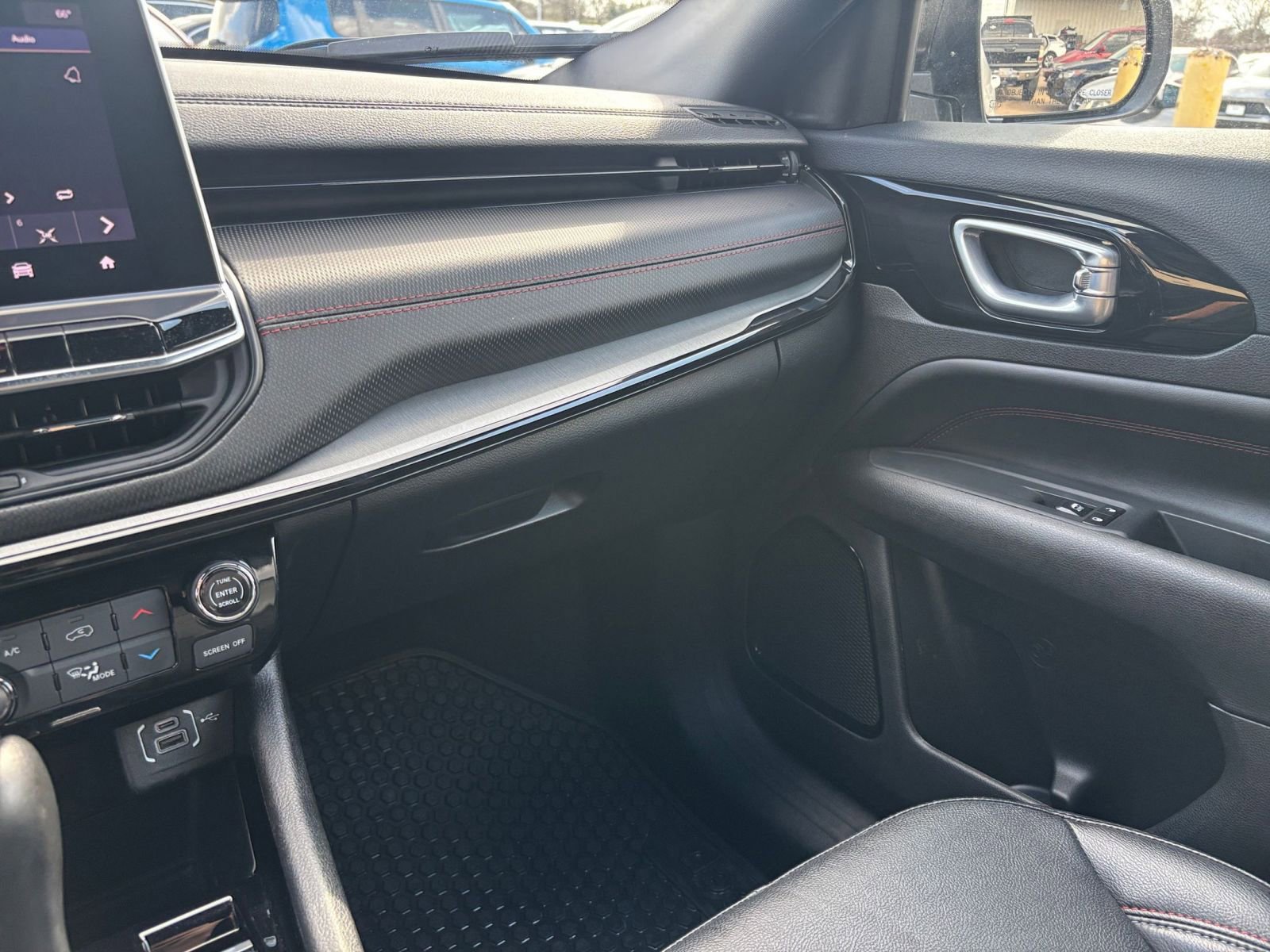 Thumbnail: 2025 Jeep Compass - 34