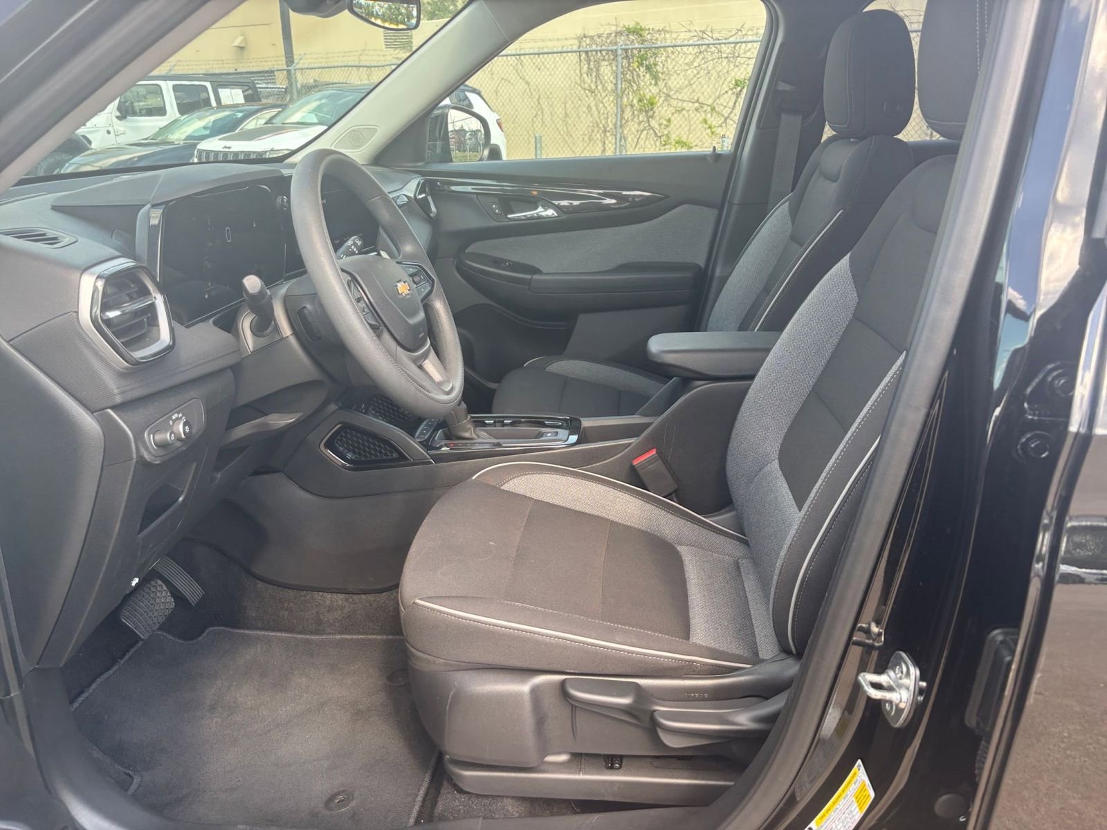 Thumbnail: 2025 Chevrolet TrailBlazer - 24