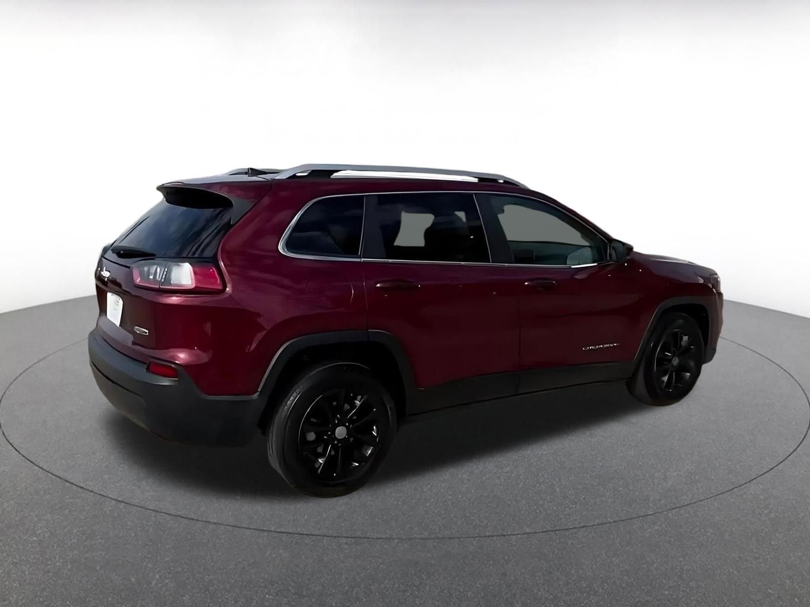 Thumbnail: 2020 Jeep Cherokee - 14