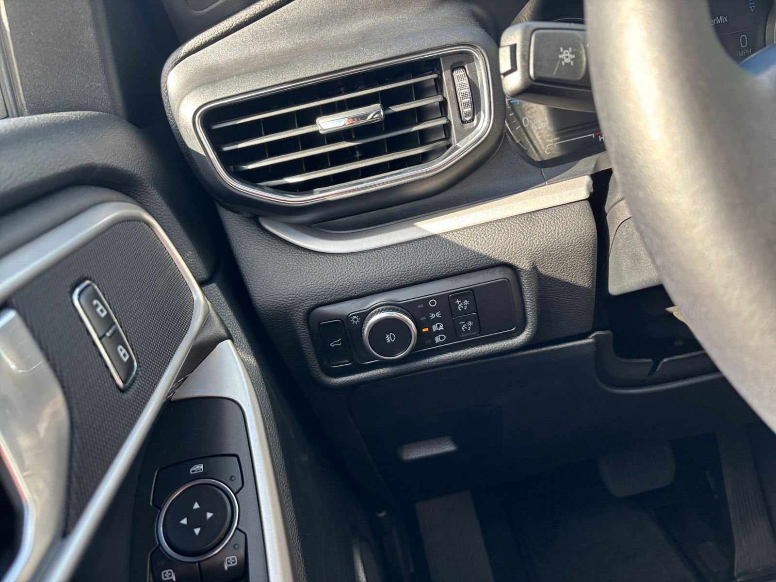 Thumbnail: 2023 Ford Explorer - 33