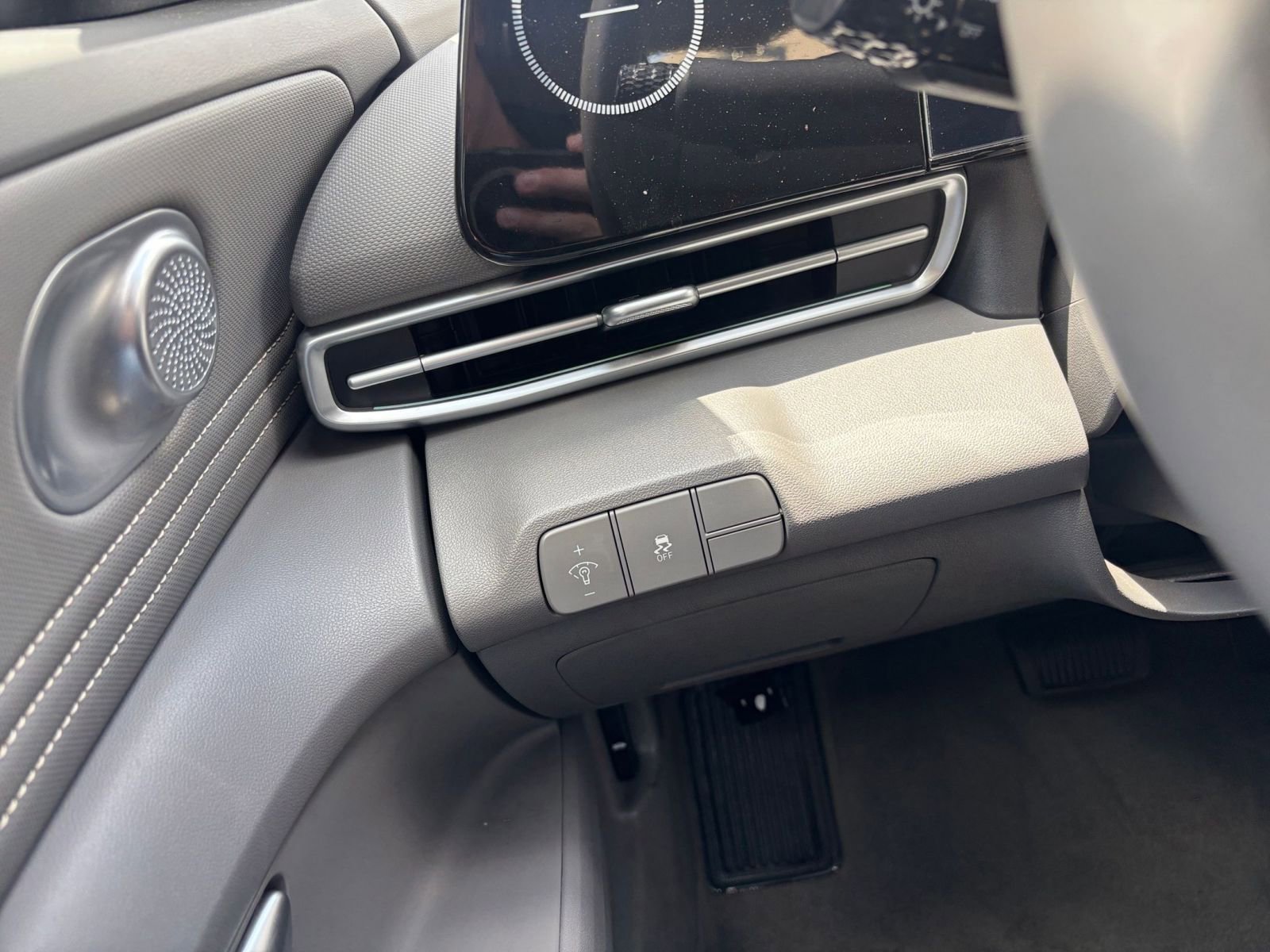 Thumbnail: 2025 Hyundai Elantra - 35
