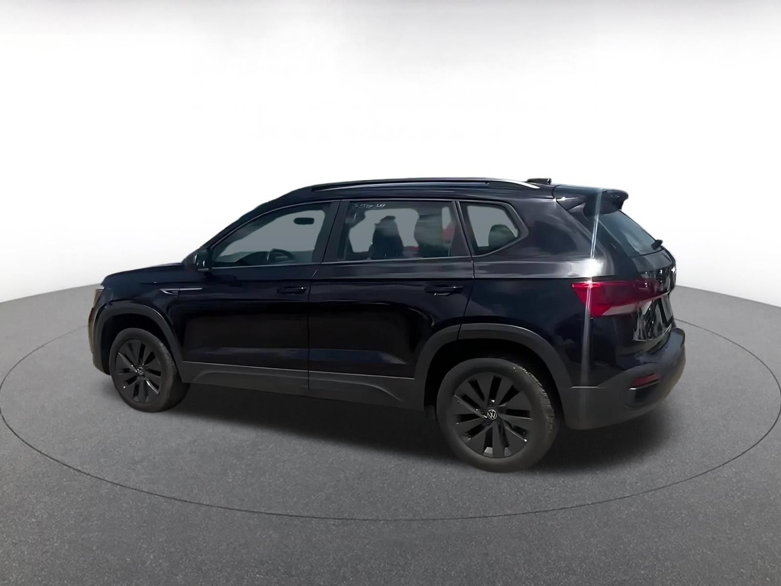 Thumbnail: 2024 Volkswagen Taos - 10