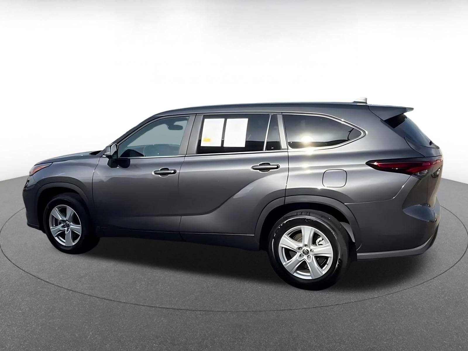 Thumbnail: 2025 Toyota Highlander - 10