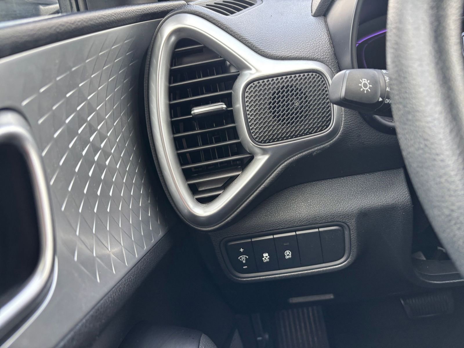 Thumbnail: 2025 Kia Soul - 32