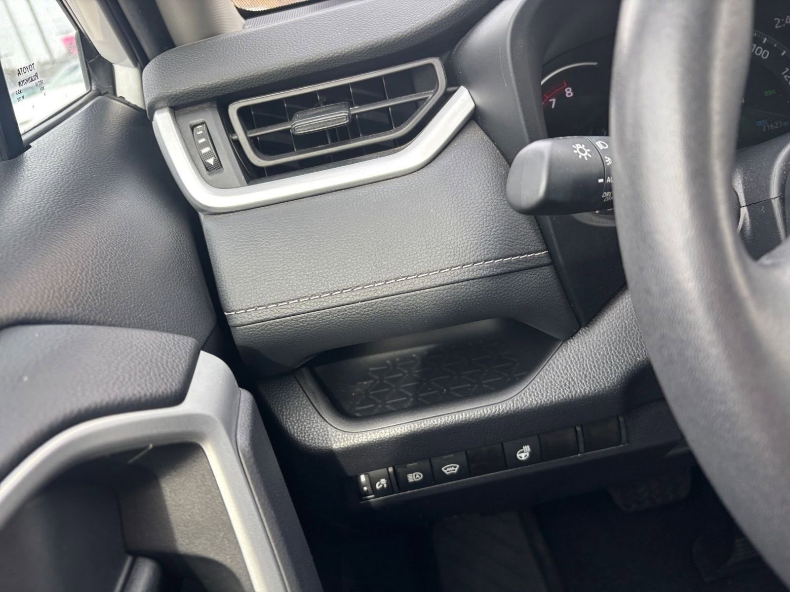 Thumbnail: 2025 Toyota RAV4 - 34