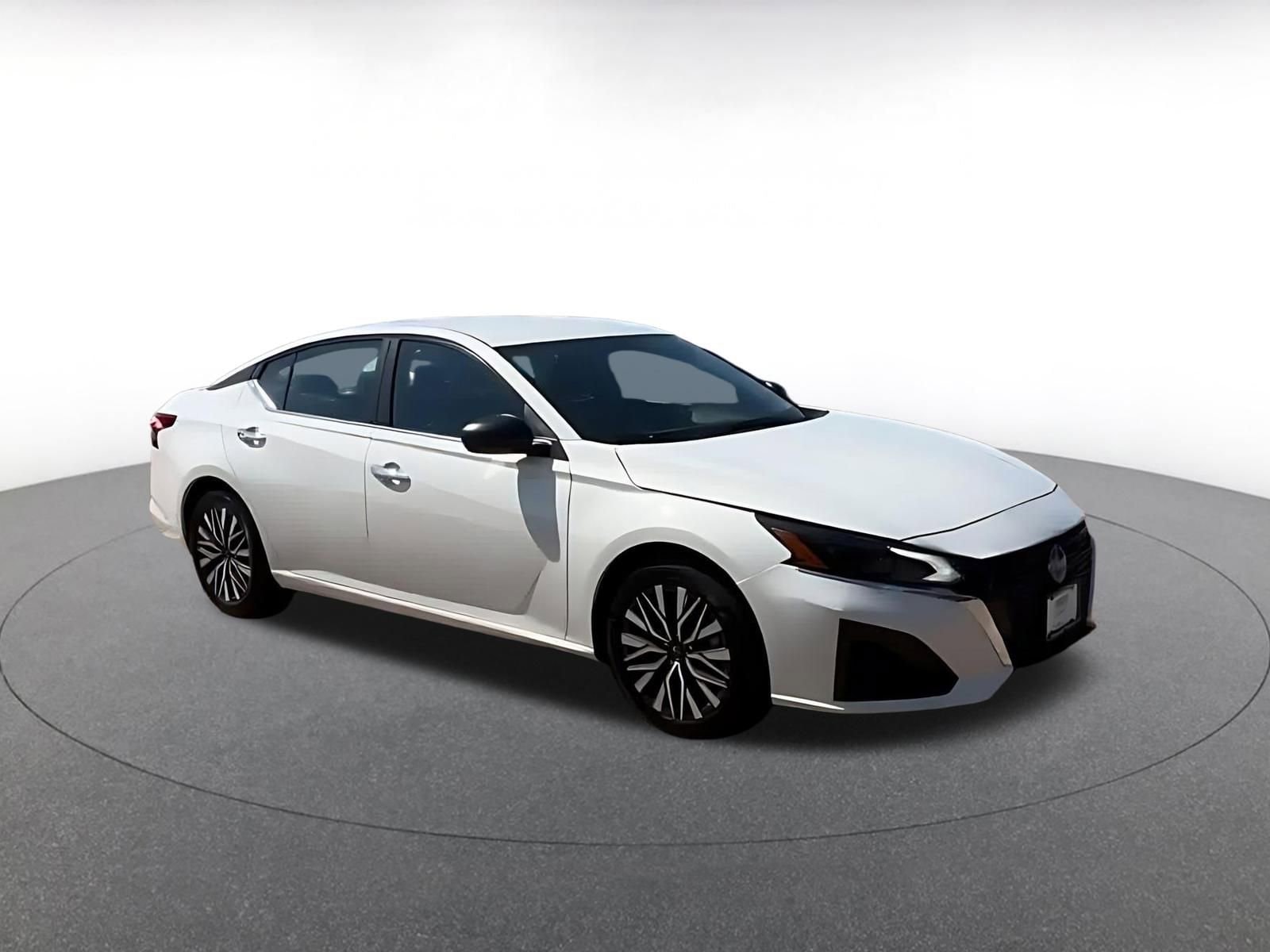 Thumbnail: 2025 Nissan Altima - 2