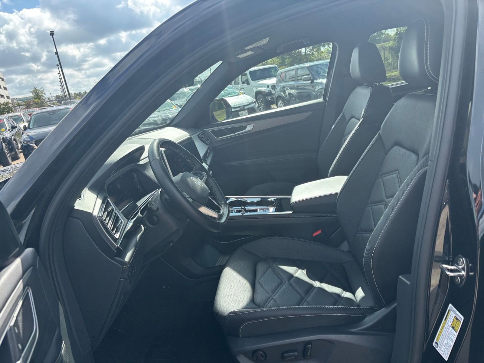 Thumbnail: 2025 Volkswagen Atlas - 27