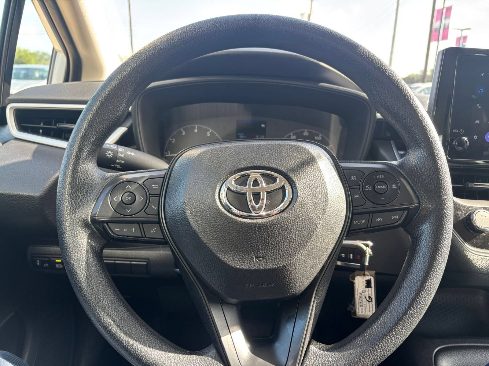 Thumbnail: 2025 Toyota Corolla - 25