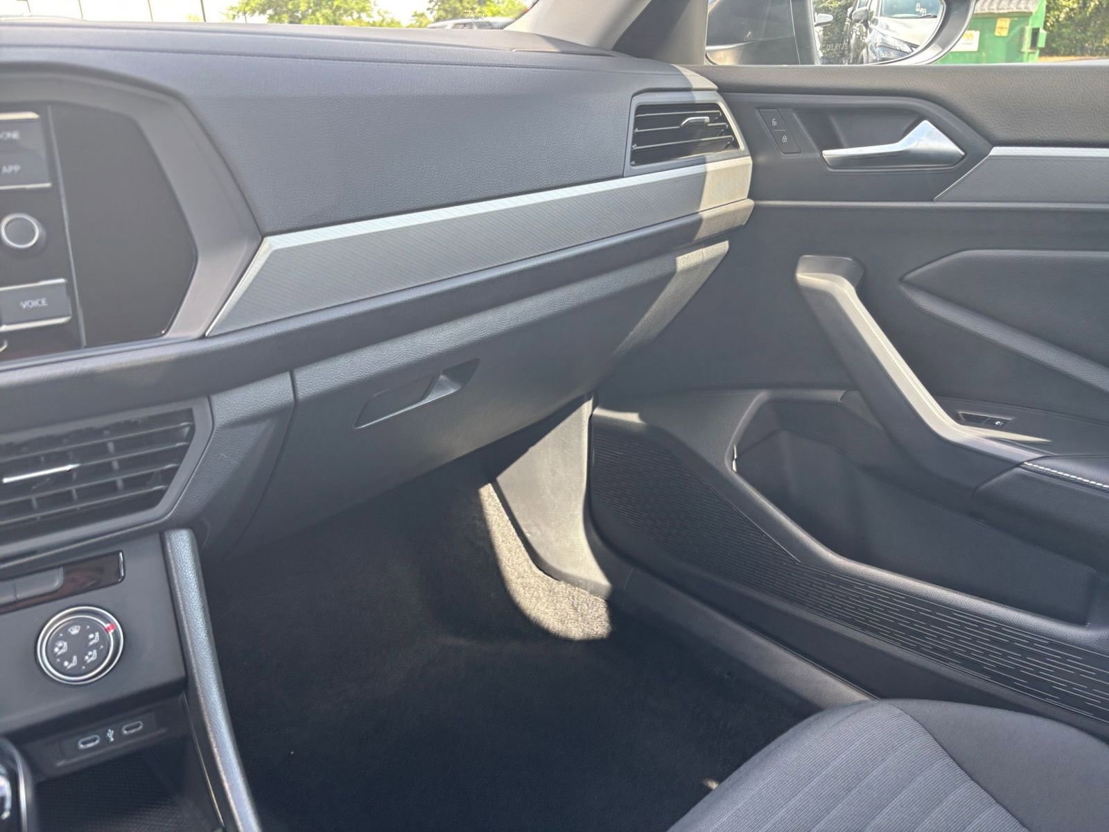 2024 Volkswagen Jetta S 28