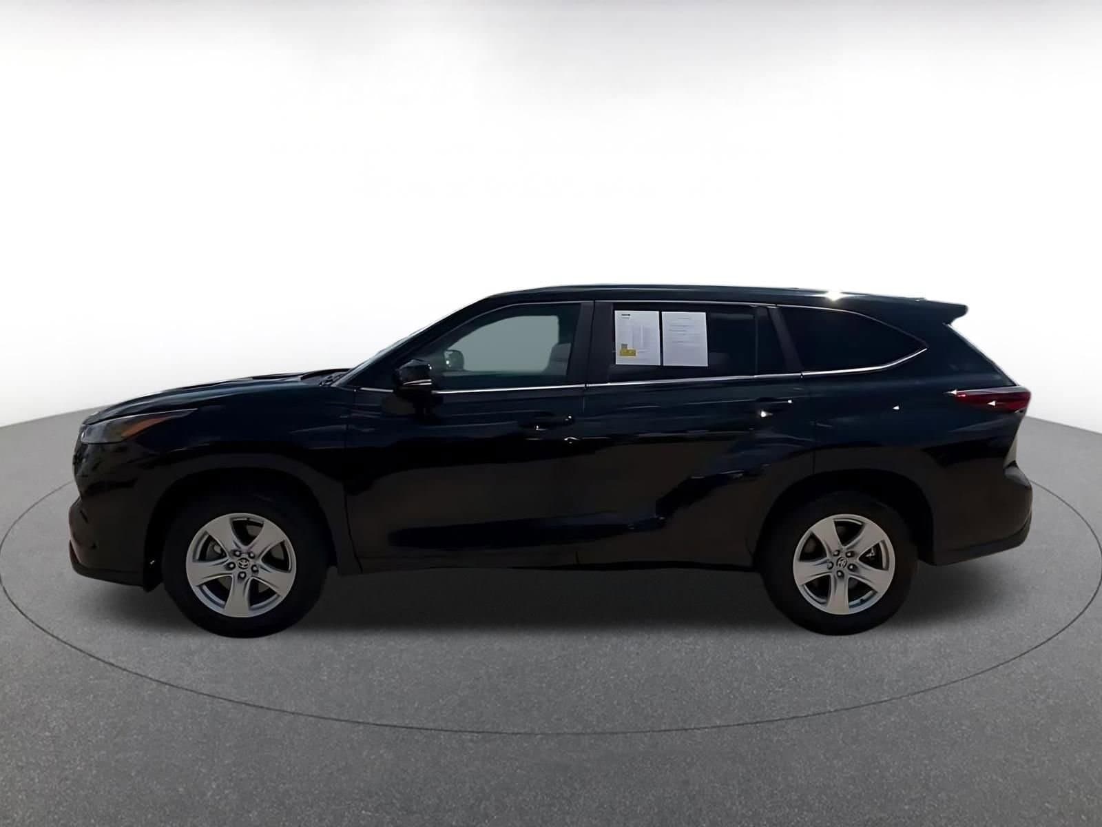 Thumbnail: 2025 Toyota Highlander - 11