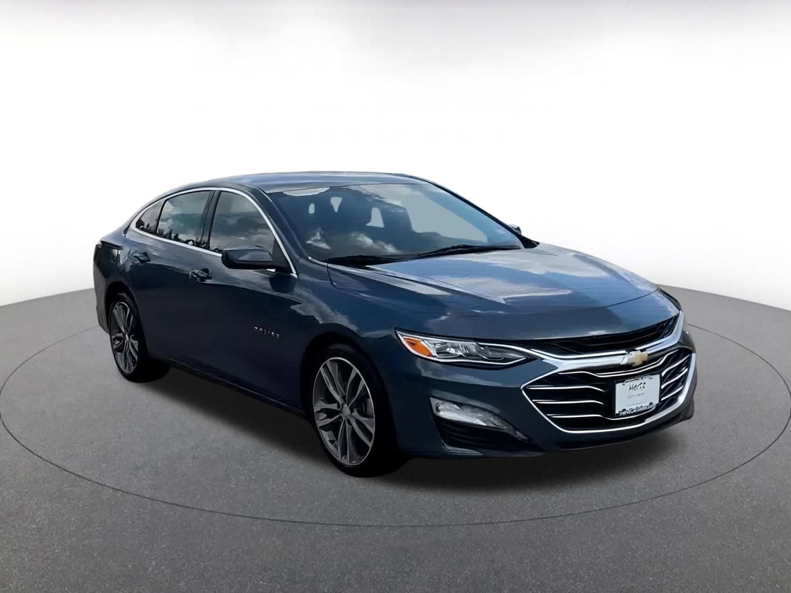 Thumbnail: 2024 Chevrolet Malibu - 3