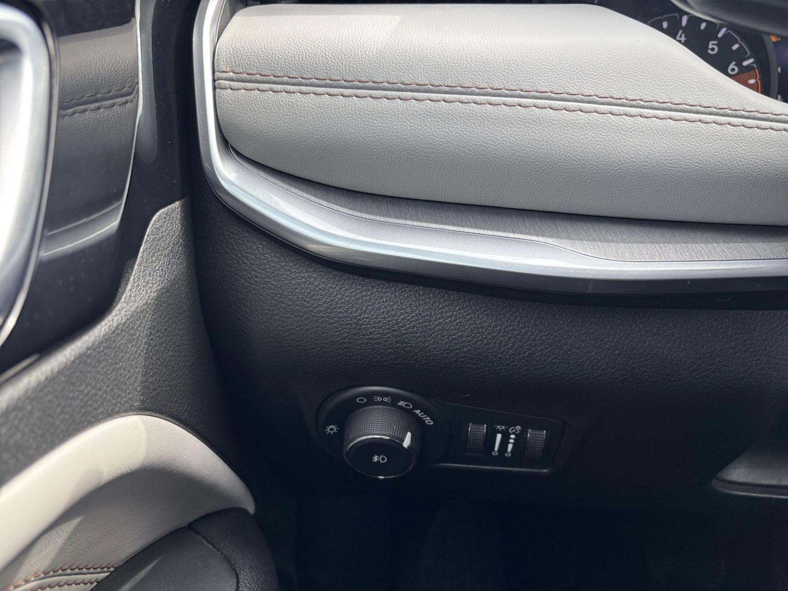 Thumbnail: 2025 Jeep Compass - 32