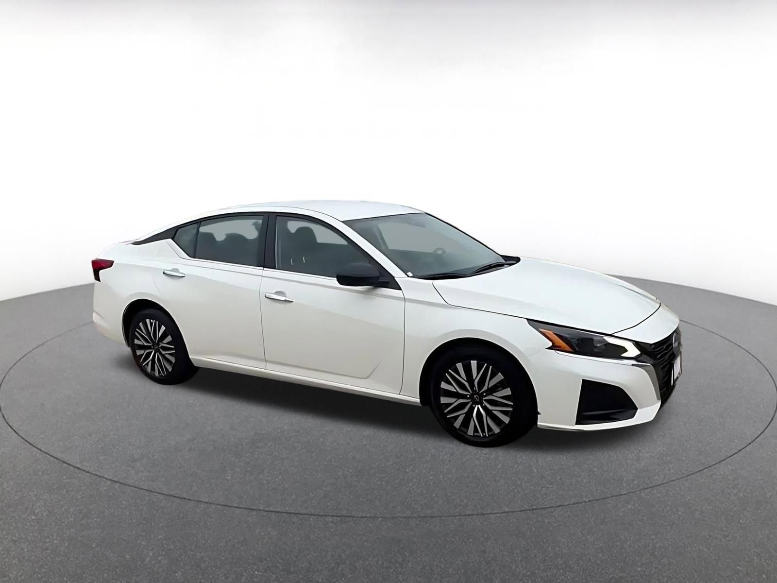 Thumbnail: 2025 Nissan Altima - 2