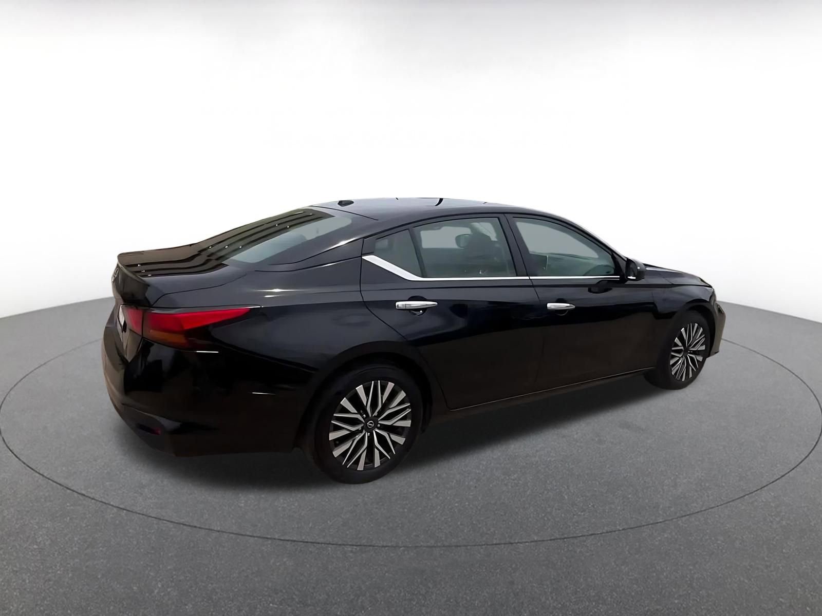 Thumbnail: 2025 Nissan Altima - 15