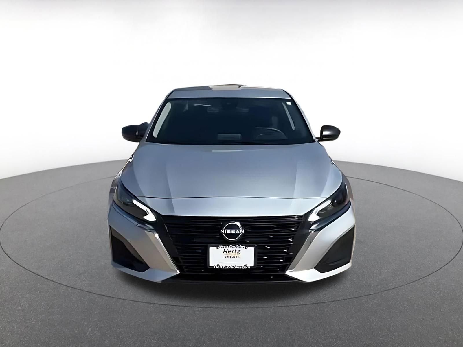 Thumbnail: 2025 Nissan Altima - 4