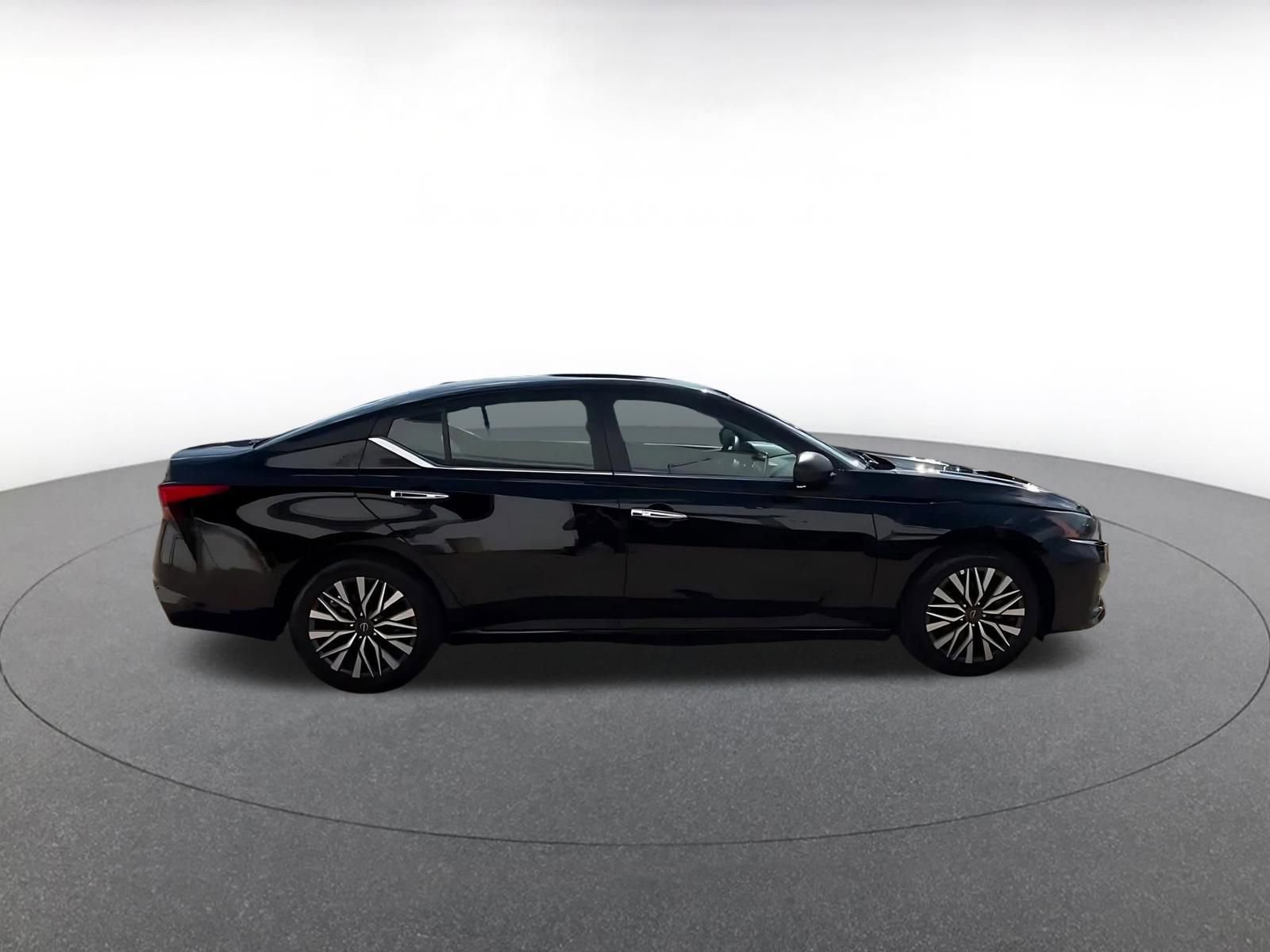 Thumbnail: 2025 Nissan Altima - 15