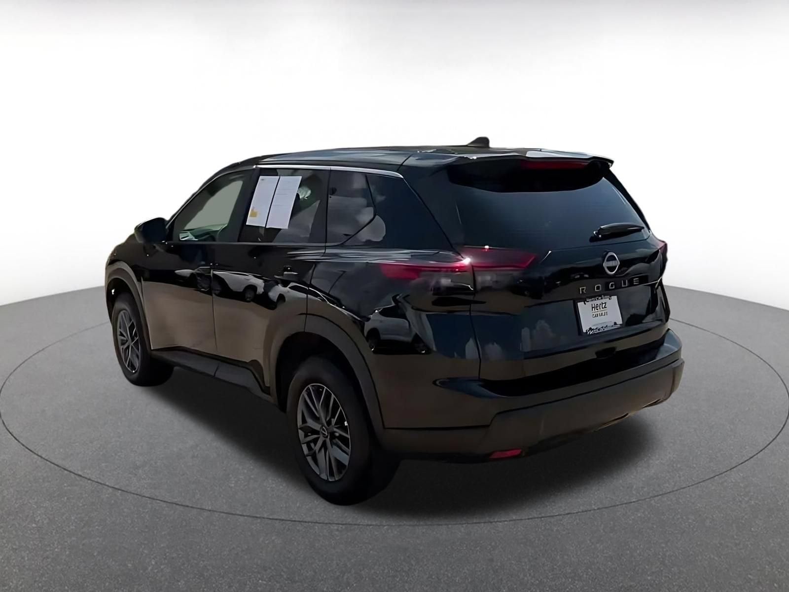 Thumbnail: 2026 Nissan Rogue - 10