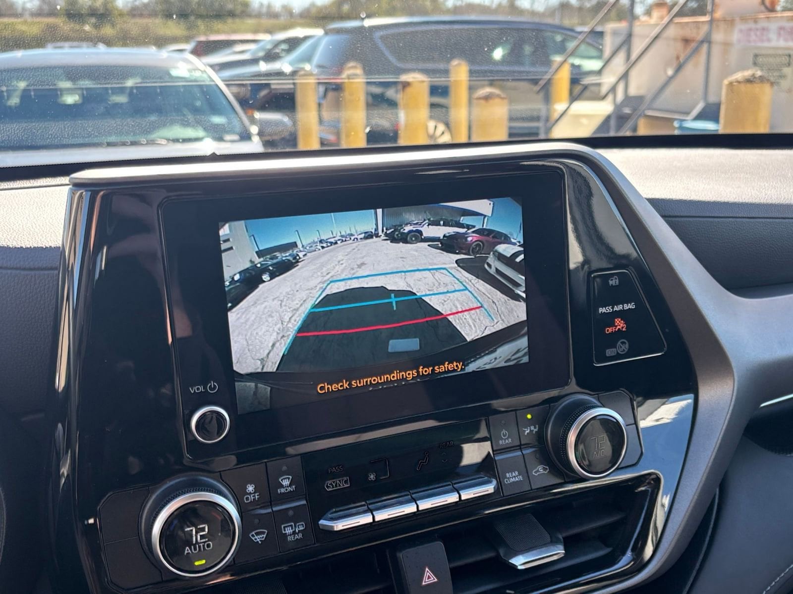 Thumbnail: 2025 Toyota Highlander - 18