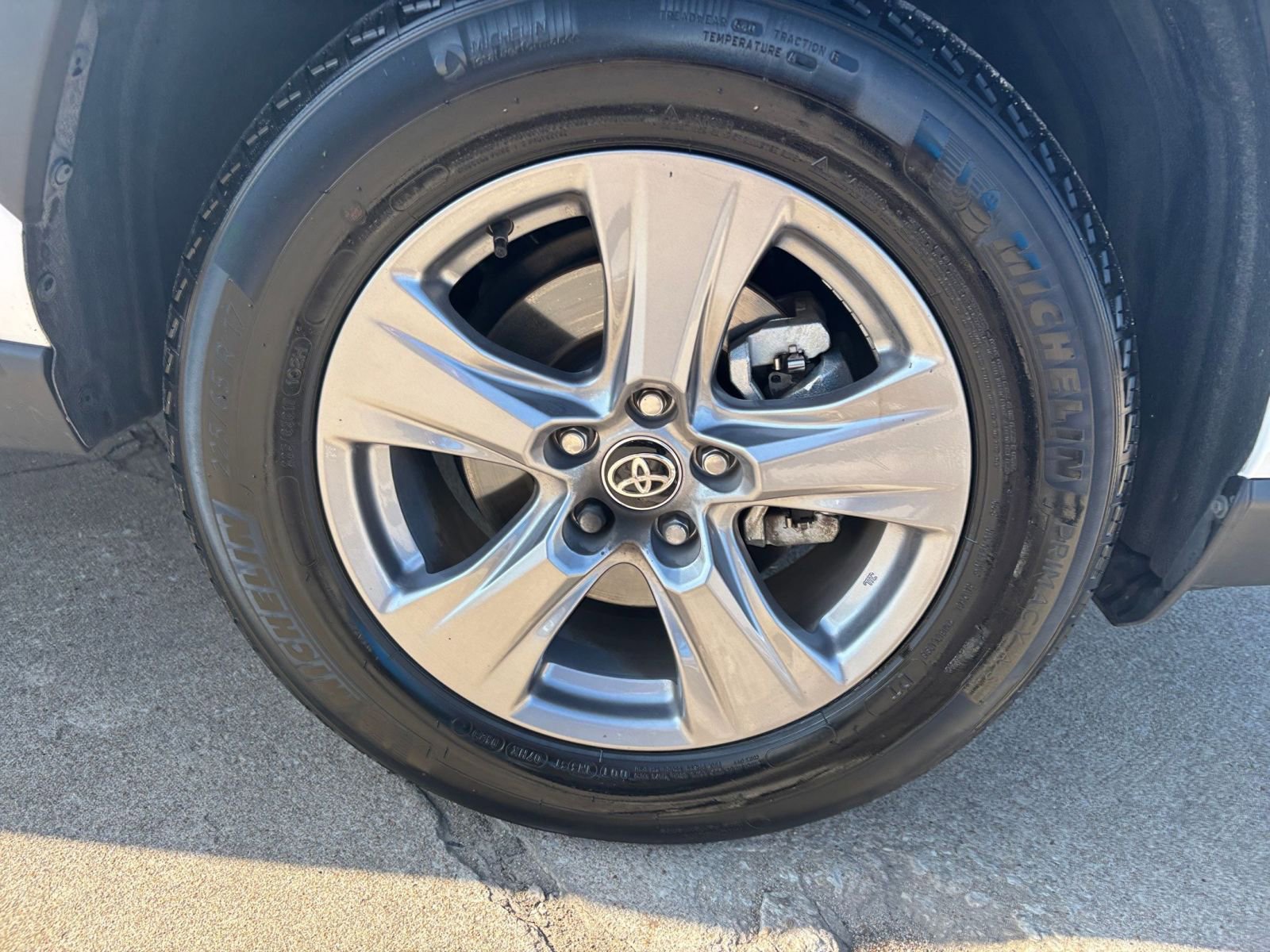 Thumbnail: 2025 Toyota RAV4 - 29