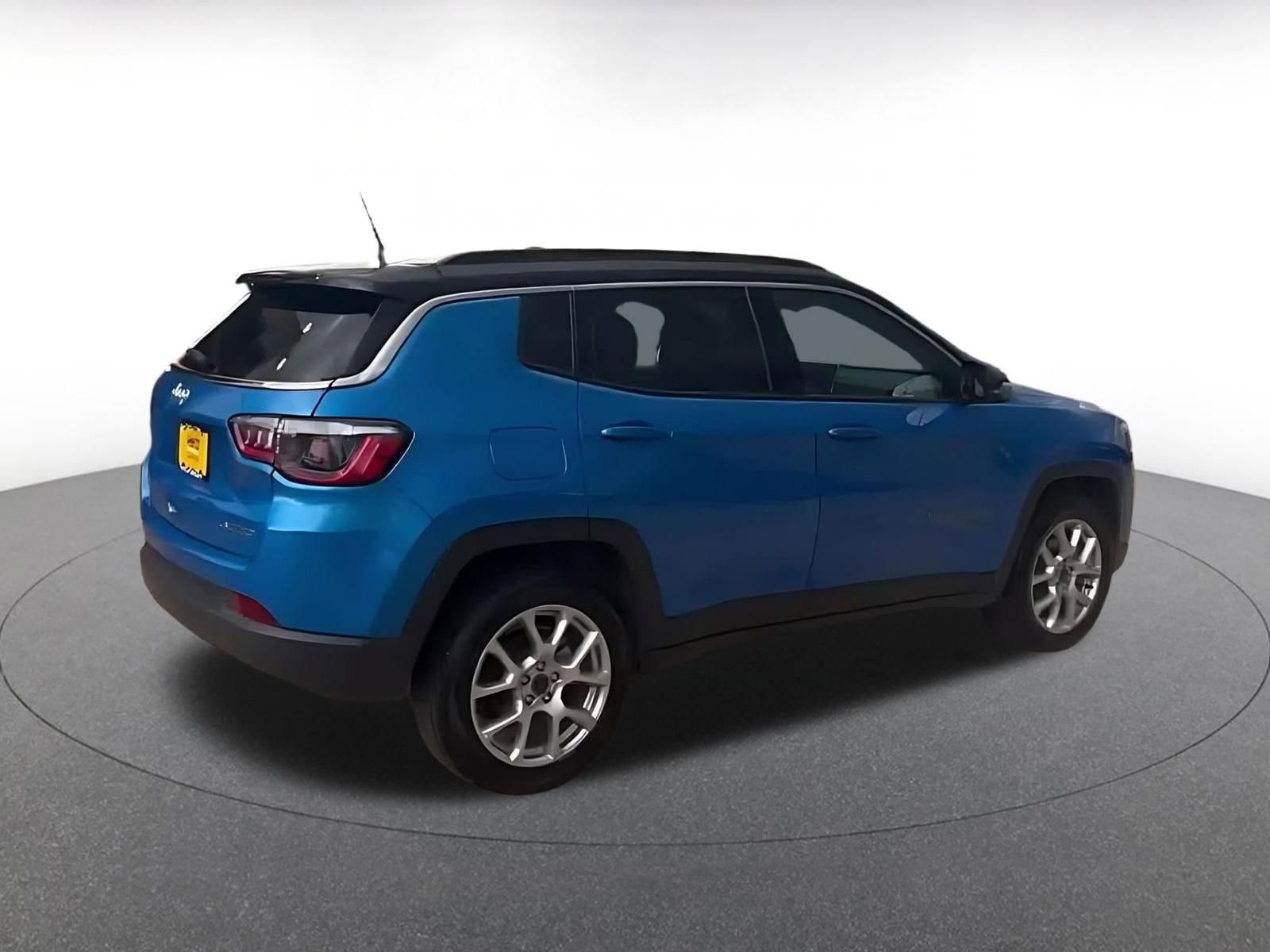 Thumbnail: 2025 Jeep Compass - 15