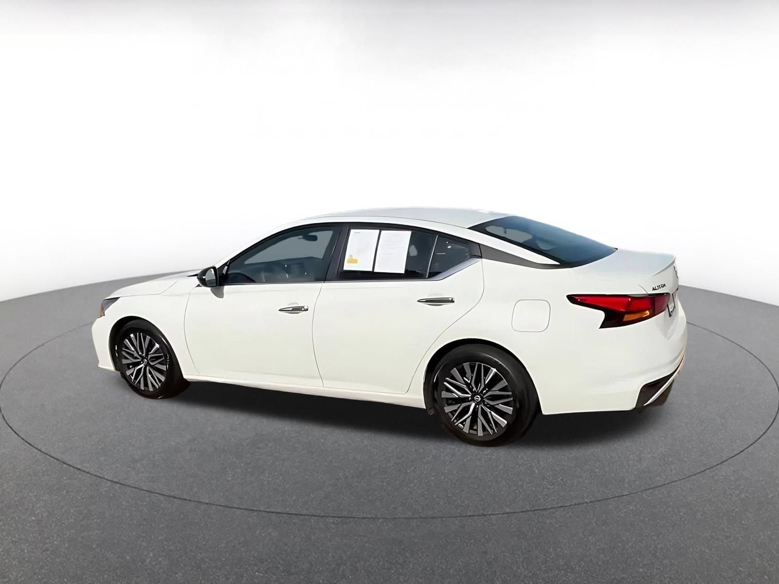 Thumbnail: 2025 Nissan Altima - 9