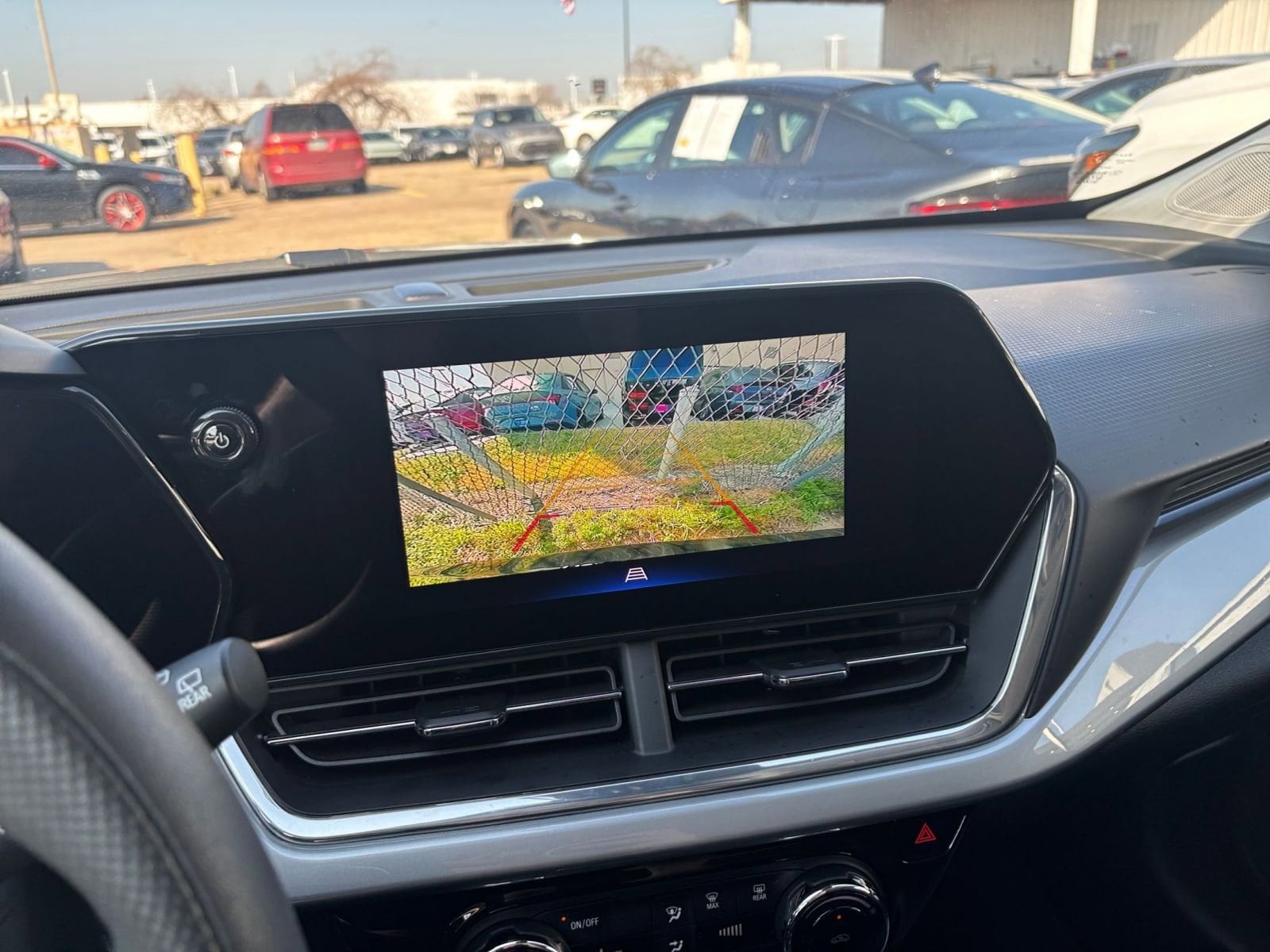 Thumbnail: 2025 Chevrolet Trax - 22