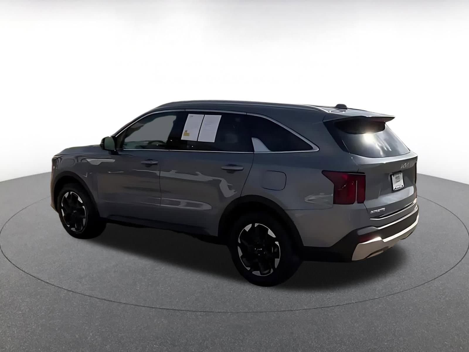 Thumbnail: 2024 Kia Sorento - 10