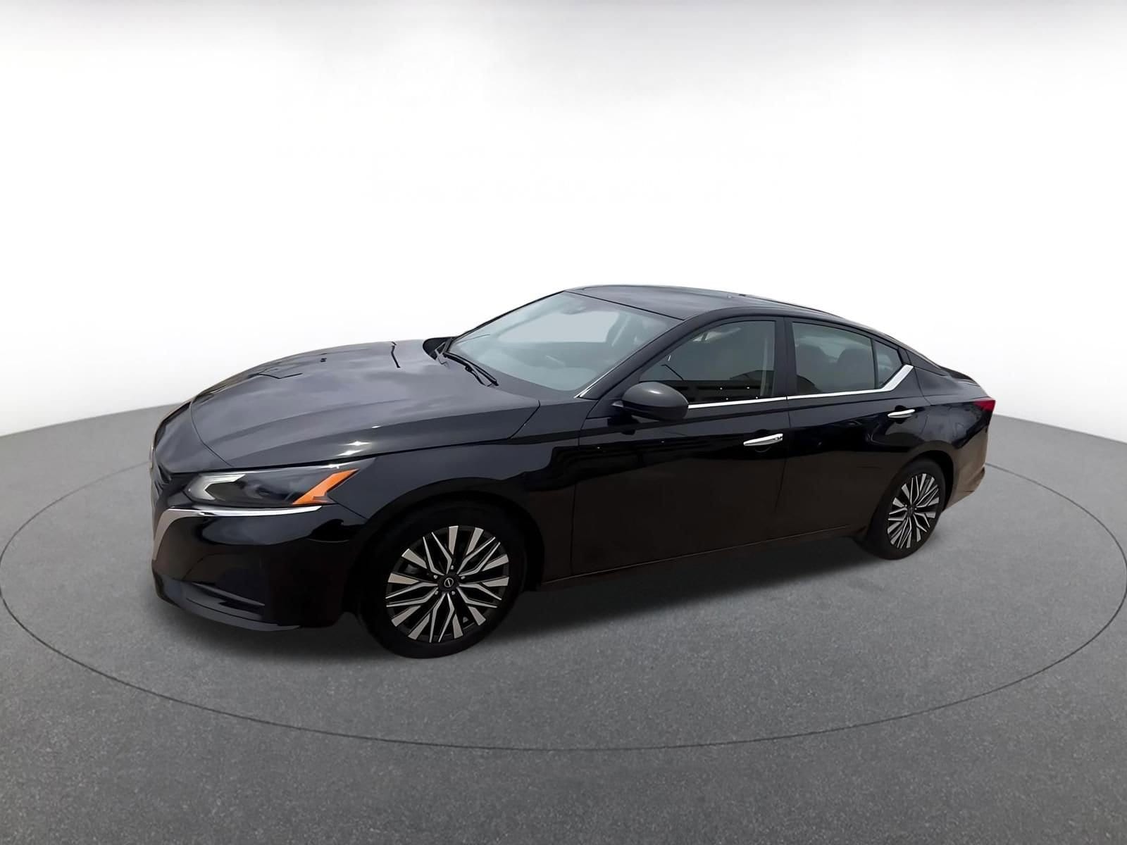 Thumbnail: 2025 Nissan Altima - 8